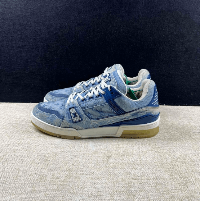 Louis Vuitton Louis Vuitton low-top sneakers Size US 10 / EU 43 - 1 Thumbnail