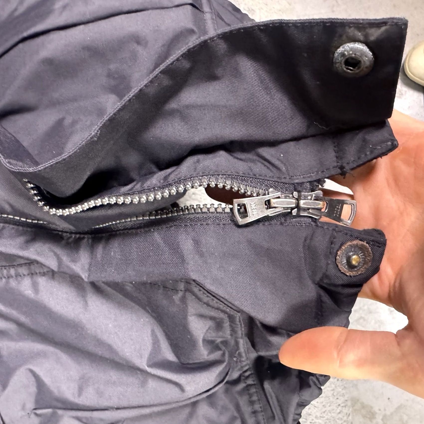 Eddie Bauer Eddie Bauer WeatherEdge Jacket Mens XLT Insulated Hooded Full Zip Parka Black Weathergear Rain Wind-Resistant Outdoors Camping Cargo Pockets Size US XL / EU 56 / 4 - 7 Thumbnail