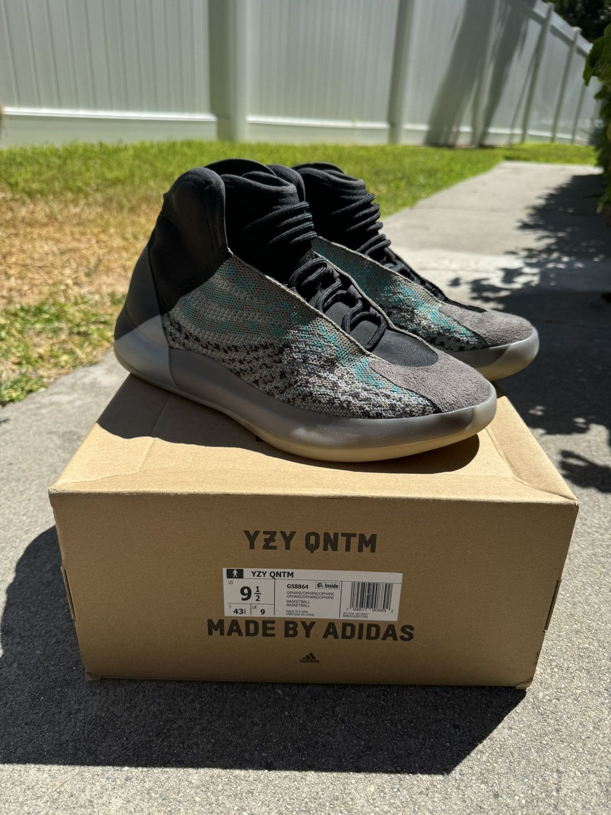 Adidas × Yeezy YZY QNTM Size US 9.5 / EU 42-43 - 1 Thumbnail