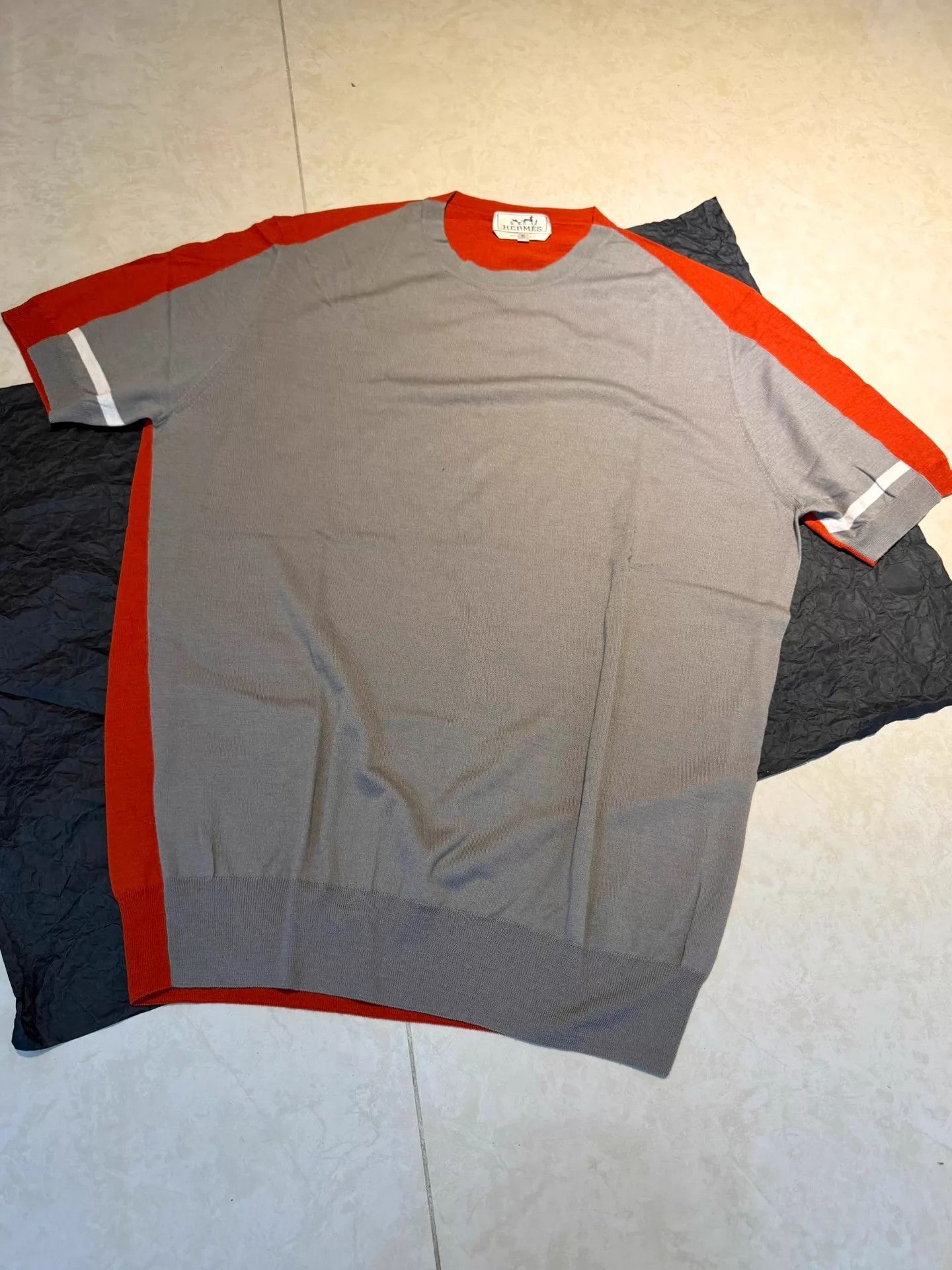 Hermes Hermes Cashmere-Silk Knit Crew Short Sleeve Gray-Orange XL Size US XL / EU 56 / 4 - 1 Thumbnail