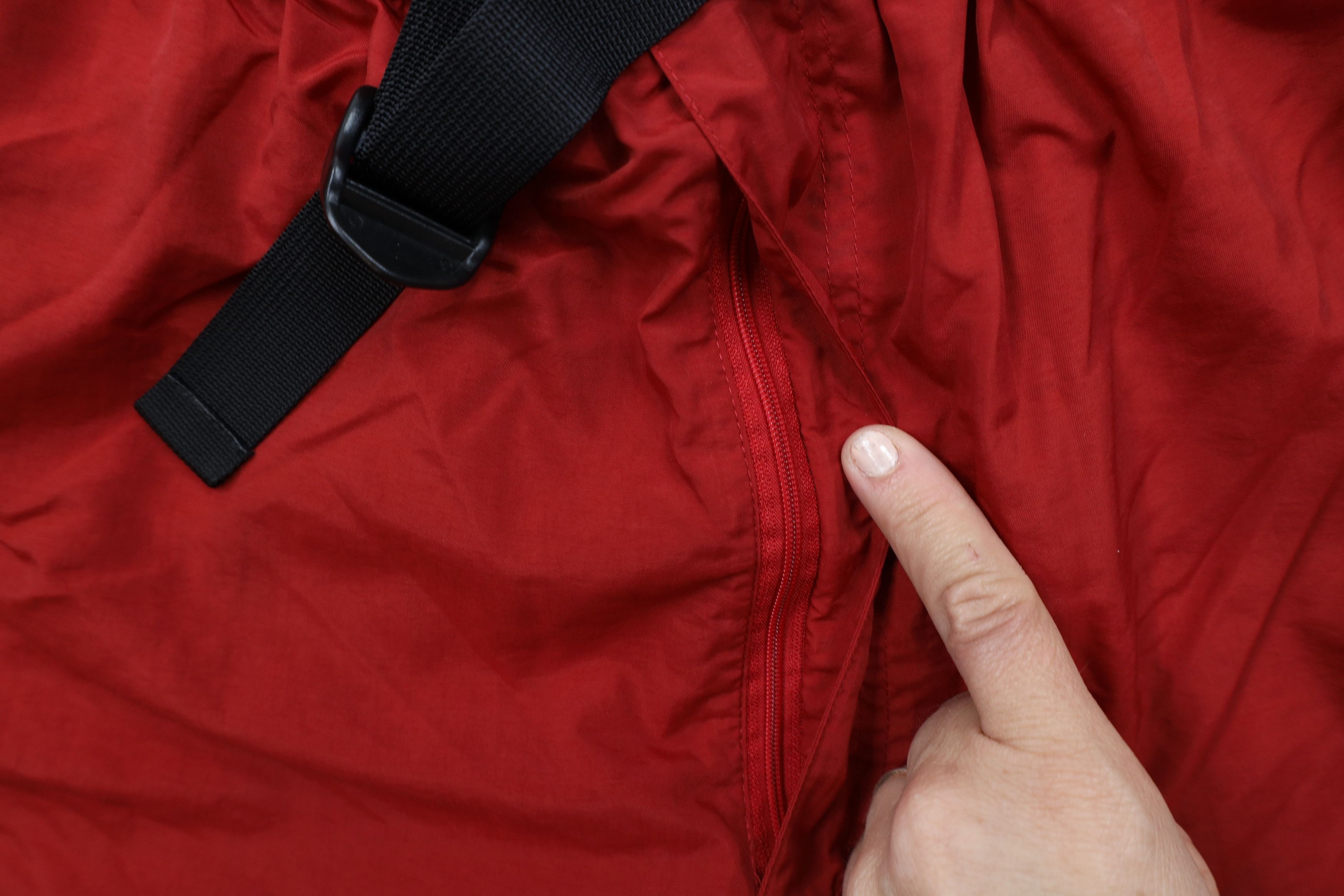 Vintage Vintage 90s Streetwear Packable Trekking Cargo Shorts Red Size US 34 / EU 50 - 5 Thumbnail