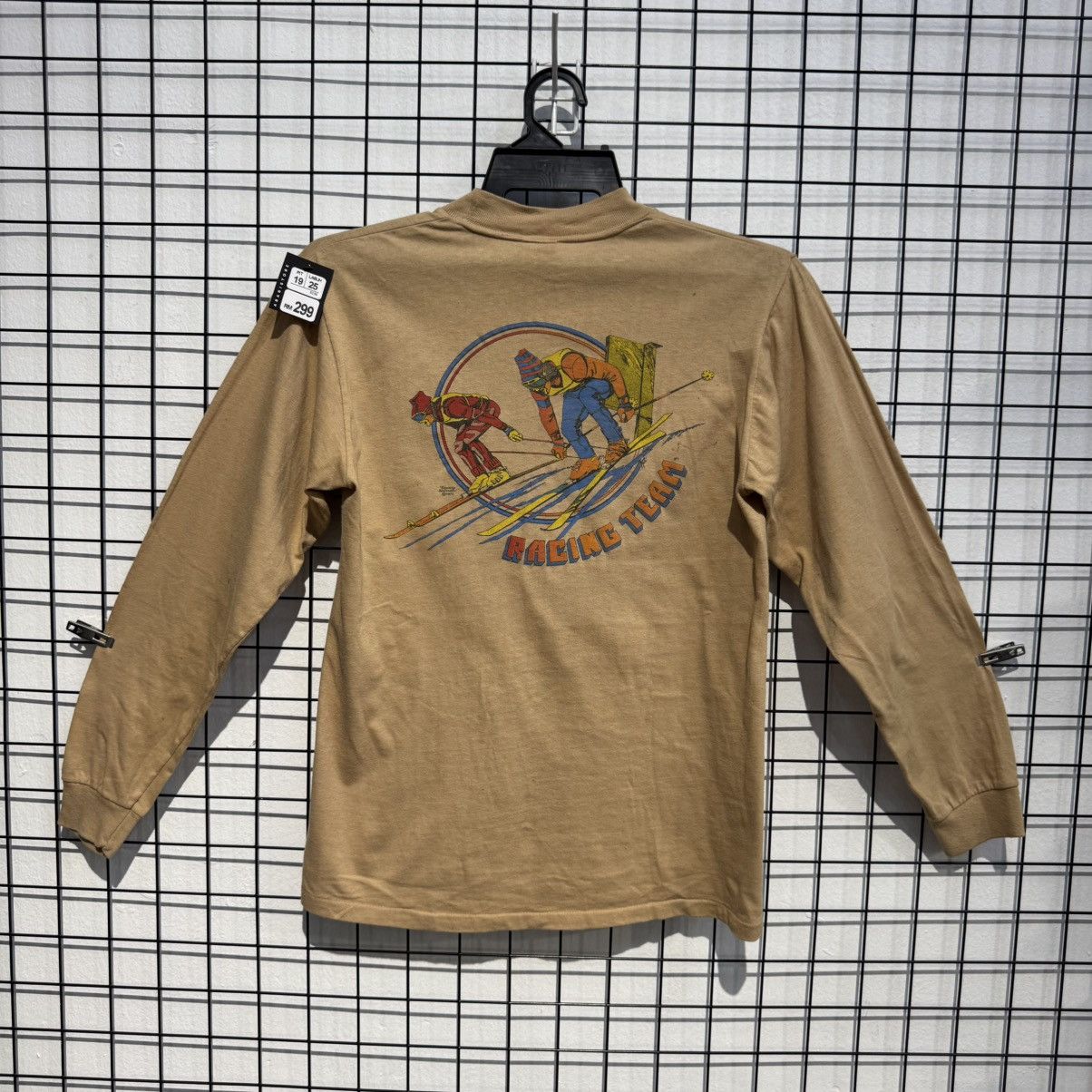 Other Vintage UCLA 1975 T-Shirt Long Sleeve - RACING TEAM Size US S / EU 44-46 / 1 - 2 Thumbnail