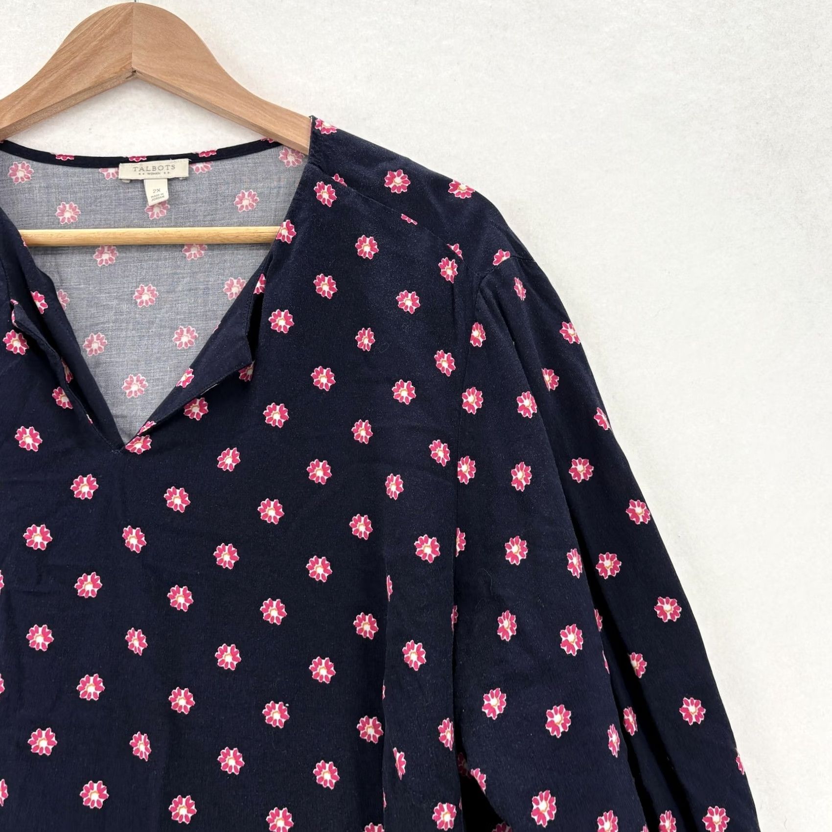 Talbots Talbots Blouse Womens 2X Plus Blue Floral Paisley V-Neck 3/4 Sleeve Tunic Boho Shirt Ladies Redundant? Size XXL / US 16-18 / IT 52-54 - 2 Thumbnail