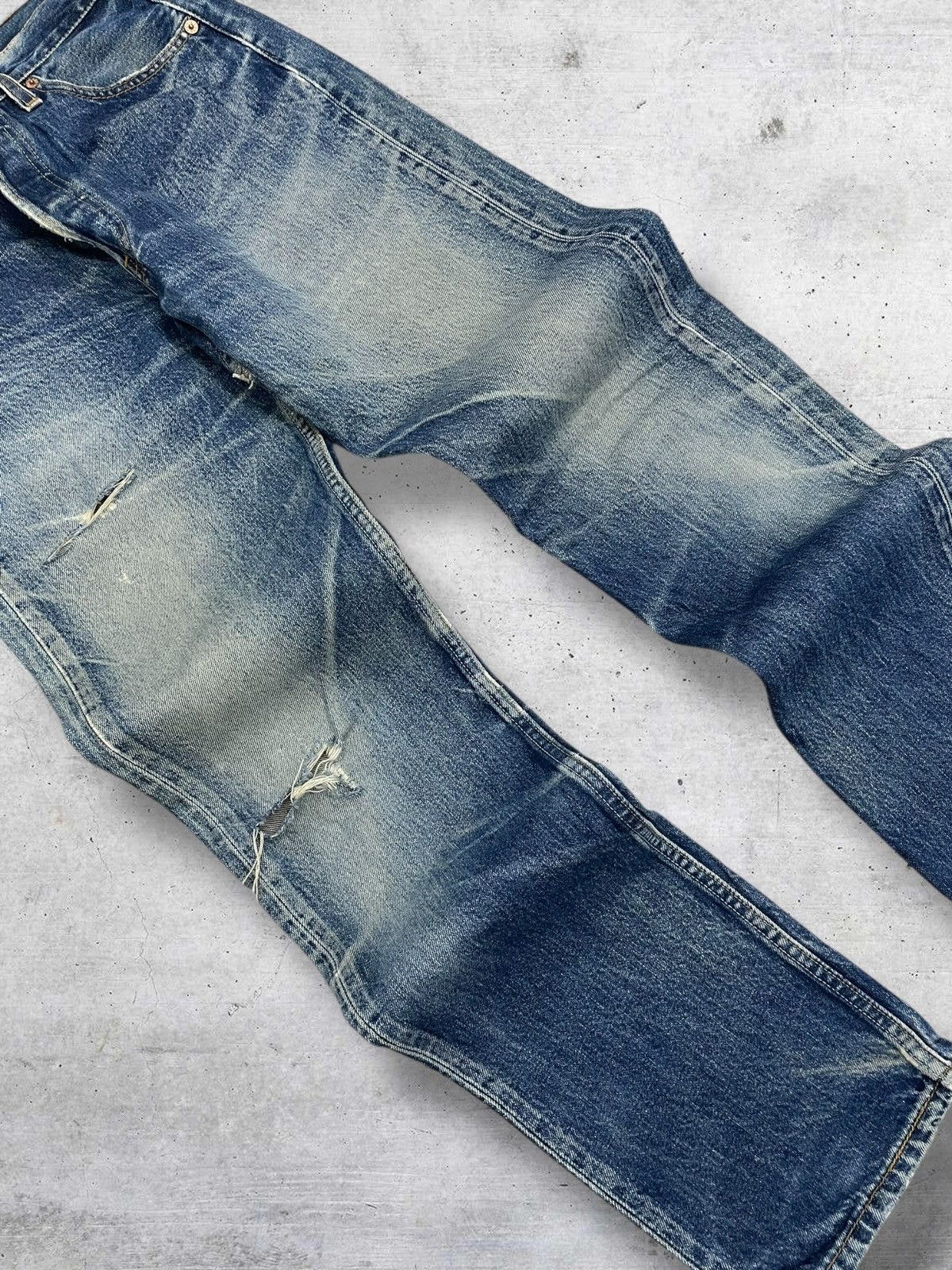 Levi's Vintage Clothing VINTAGE 501 LEVIS USA DESIGNER 90S RIPPED WHISKERING DENIM Size US 28 / EU 44 - 6 Thumbnail