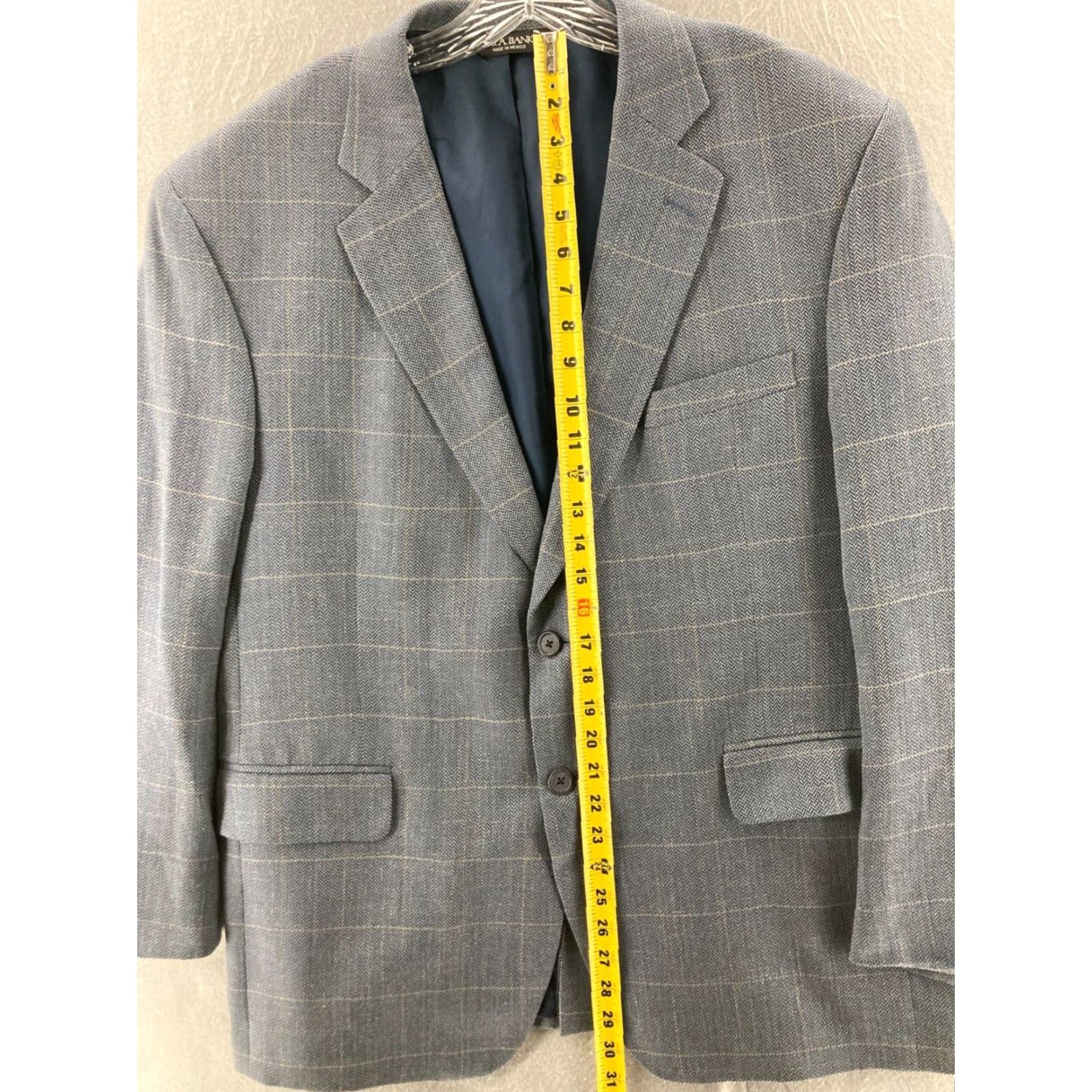 Jos. A. Bank VINTAGE Jos. A. Bank Blazer Mens 44S Grey Herringbone Silk Wool Blend 2 Piece 2-Button Front 44 Chest Regular Mens Blazer Grey Vintage 90s Size 44R - 3 Thumbnail
