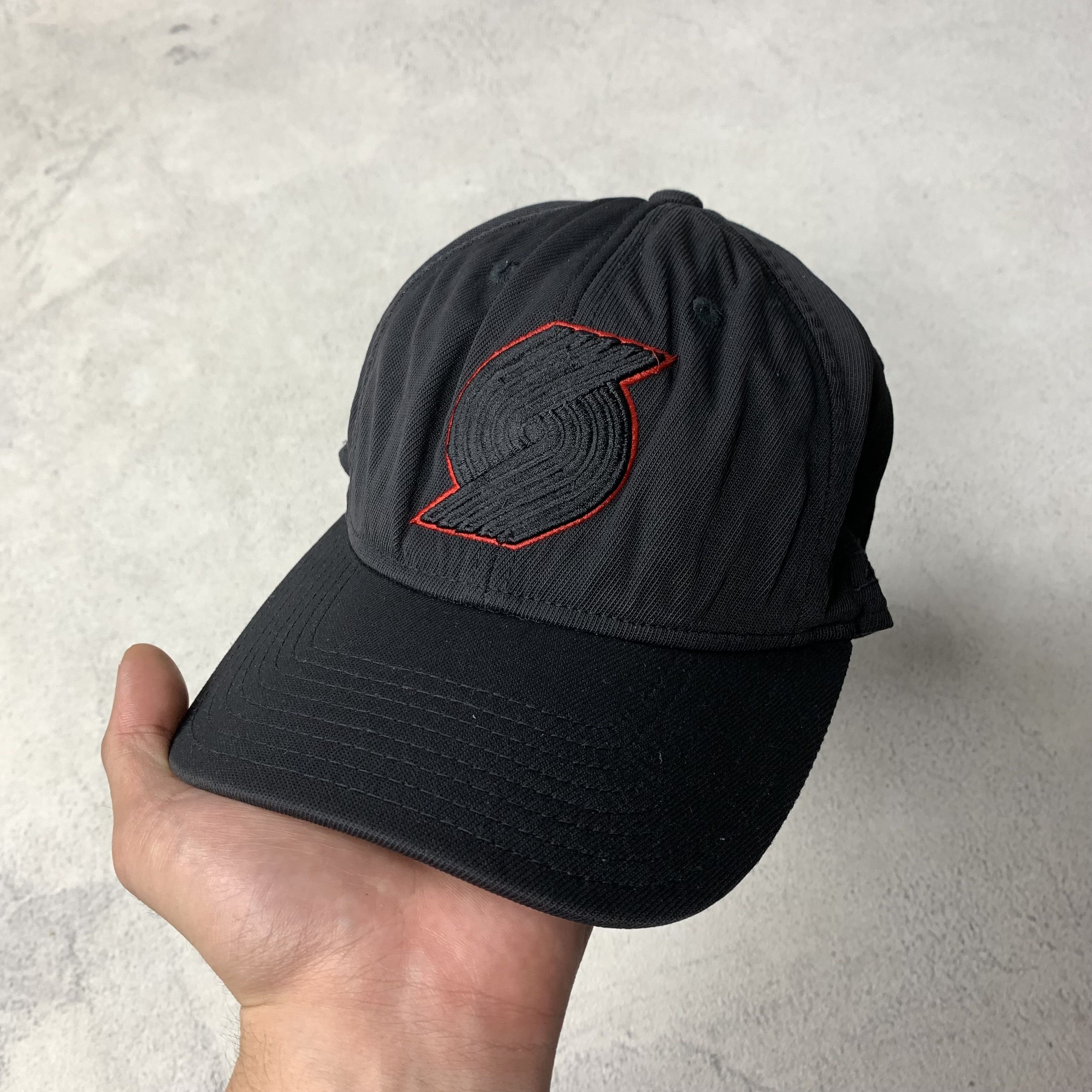 Reebok Trail Blazzers NBA Reebok Fitted Cap Hat Size ONE SIZE - 1 Thumbnail