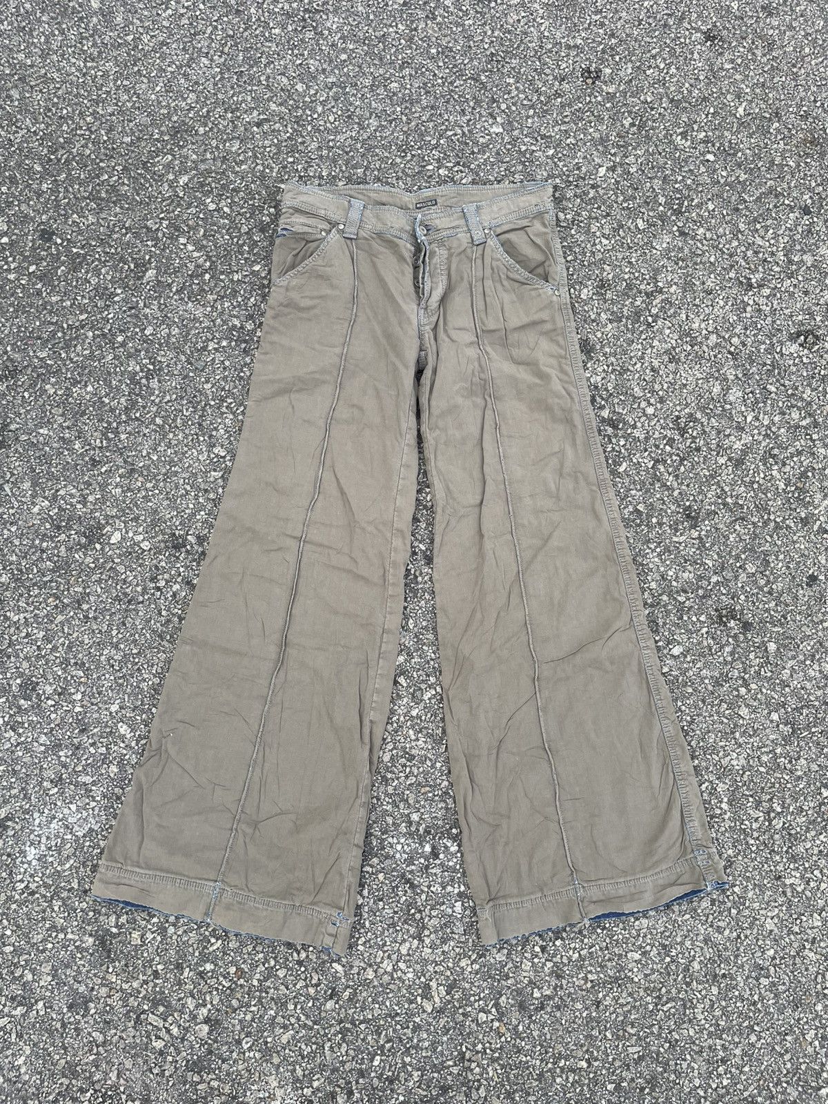 Le Grande Bleu (L.G.B.) Masculo - Y2K Style Flared Jean Size 30" / US 8 / IT 44 - 1 Thumbnail