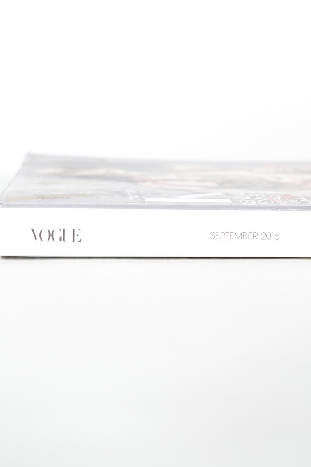 Vogue 2016' Vogue September Kendall Jenner Magazine Size ONE SIZE - 3 Thumbnail