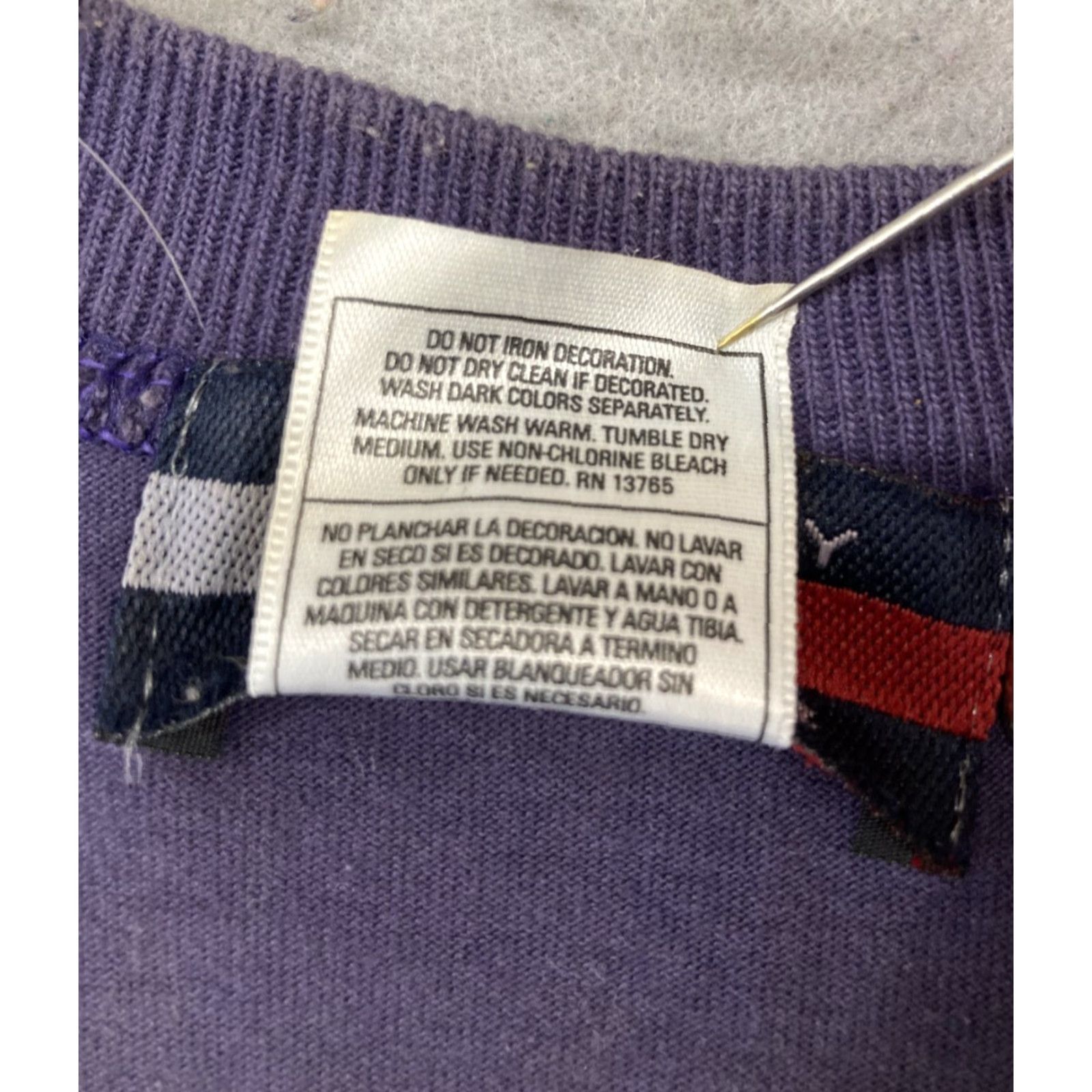 Tommy Hilfiger VINTAGE Tommy Hilfiger Graphic Tee Mens Purple XL Crew Neck Short Sleeve Retro Size US XL / EU 56 / 4 - 4 Thumbnail
