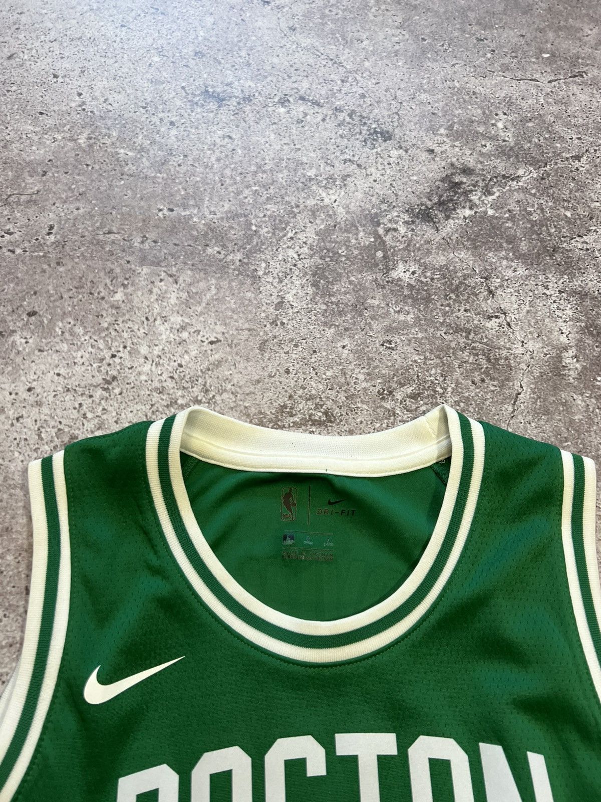 Nike Celtics Kyrie Irving jersey Nike NBA Size US M / EU 48-50 / 2 - 5 Thumbnail