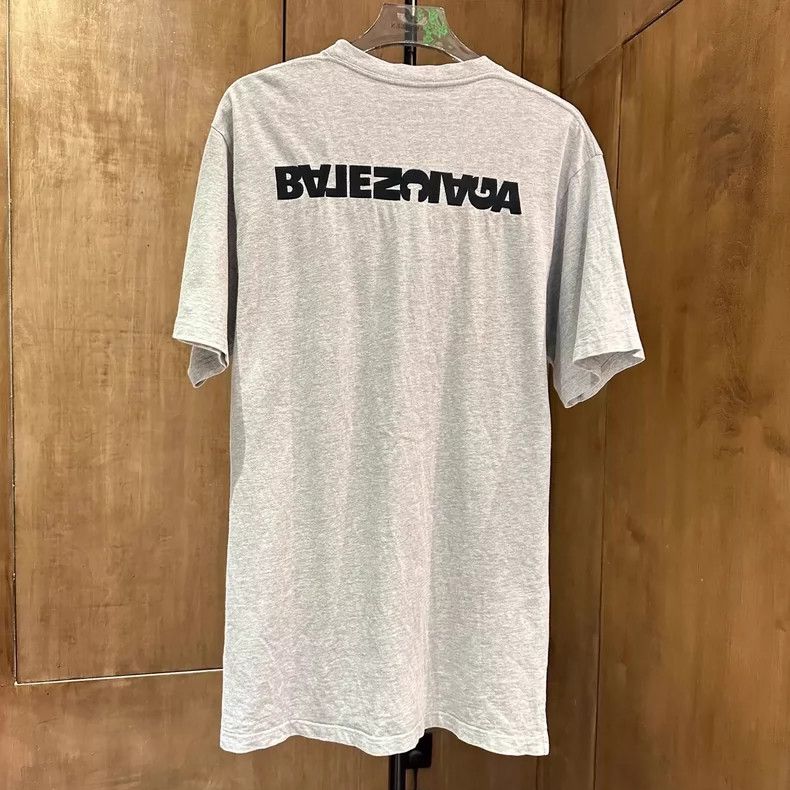 Balenciaga Balenciaga Inverted letter logo embroidered gray short sle Size US S / EU 44-46 / 1 - 2 Thumbnail