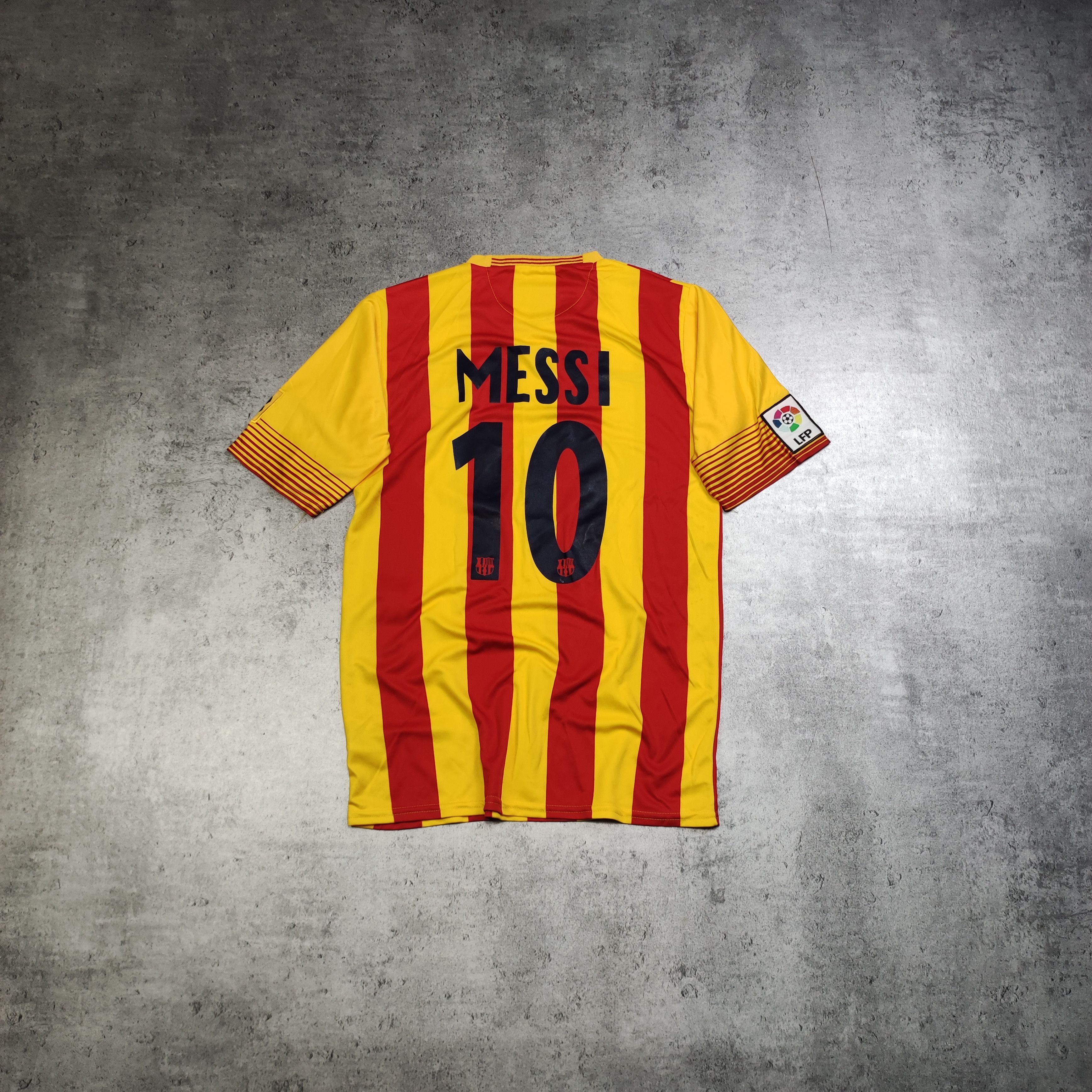 Other FC Barcelona Nike RARE #10 Leo Messi Away 2014 Jersey Size US M / EU 48-50 / 2 - 1 Thumbnail