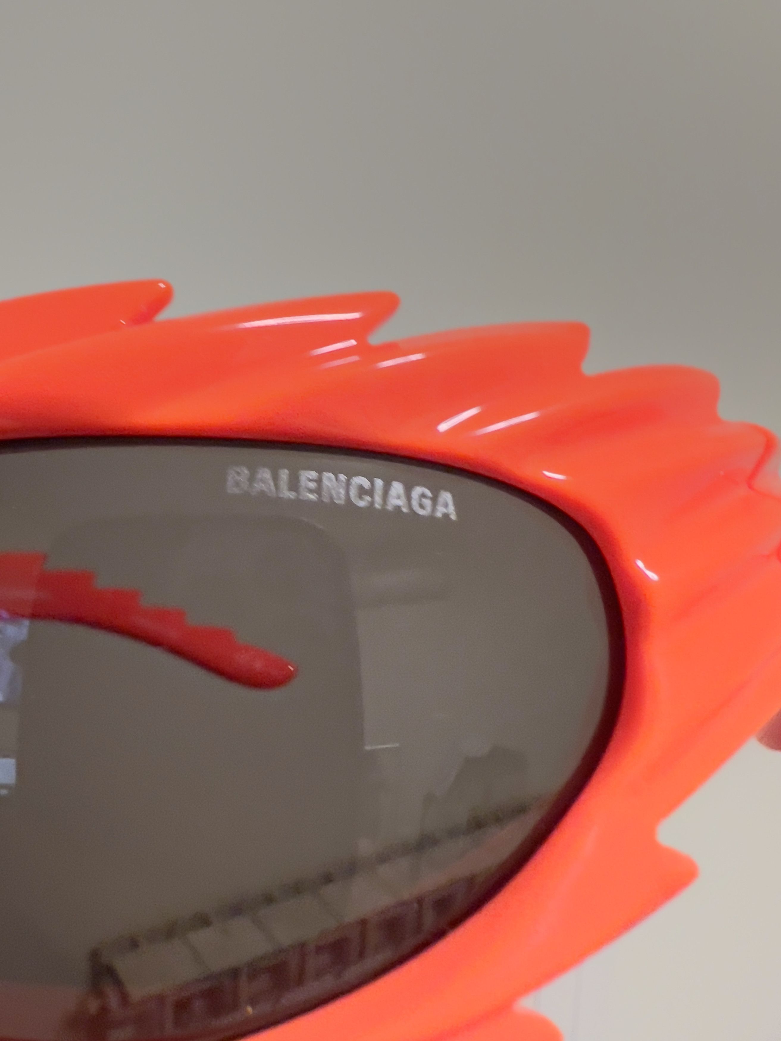 Balenciaga Balenciaga SS23 -Extreme Spikes Orange Sunglasses Size ONE SIZE - 18 Thumbnail