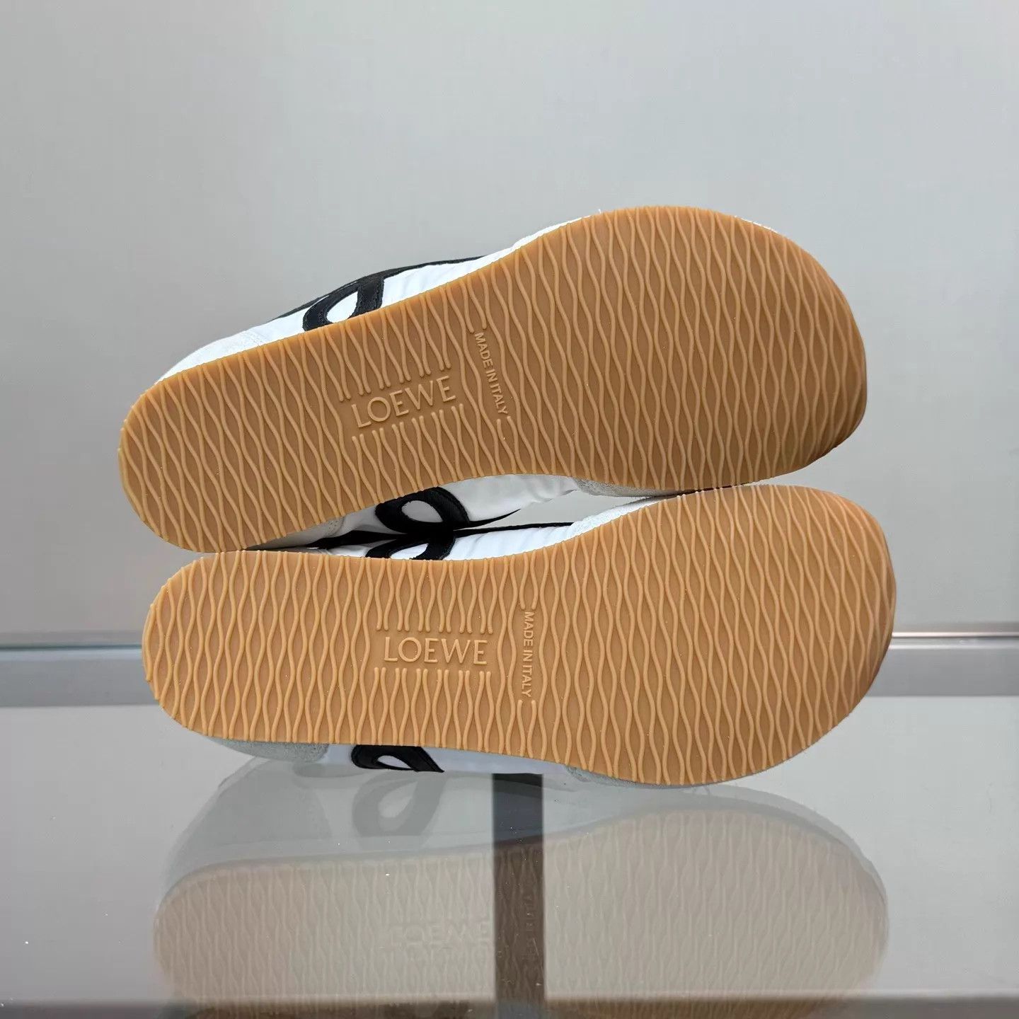 Loewe Loewe Ballet Runner 2.0 White 37 Size US 6.5 / IT 36.5 - 7 Thumbnail