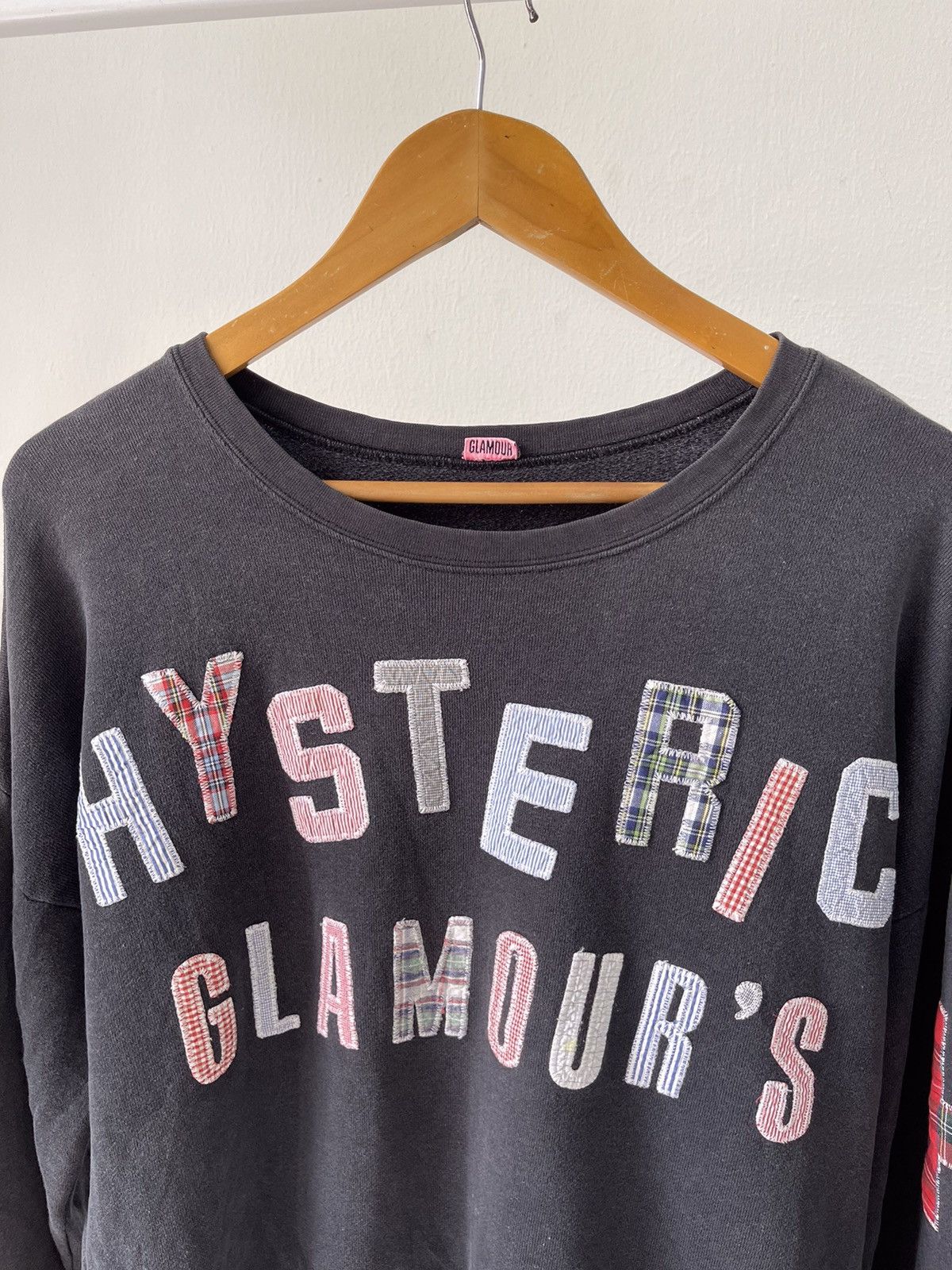 Hysteric Glamour 80s Hysteric Glamour Patch Spellout Crop Sweatshirt Size US S / EU 44-46 / 1 - 5 Thumbnail