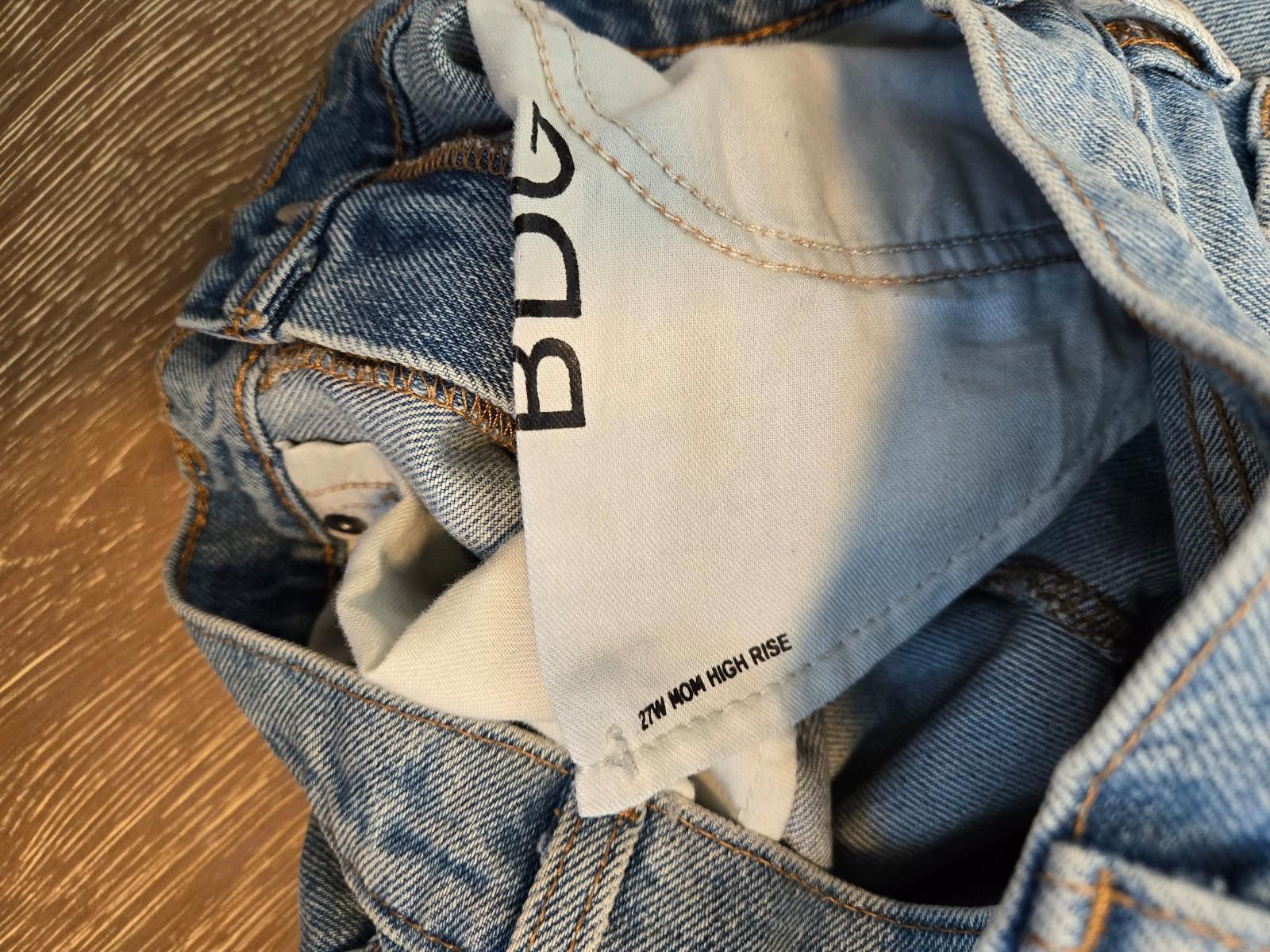 Bdg BDG UO Urban Outfitters Mom High Rise Jean Shorts 27W Size 28" / US 6 / IT 42 - 3 Thumbnail