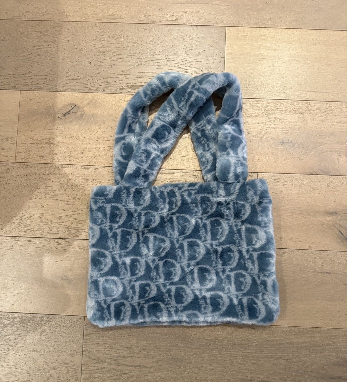 Vandy The Pink VANDYTHEPINK Faux Fur Monogram Tote Bag Blue Size ONE SIZE - 3 Thumbnail