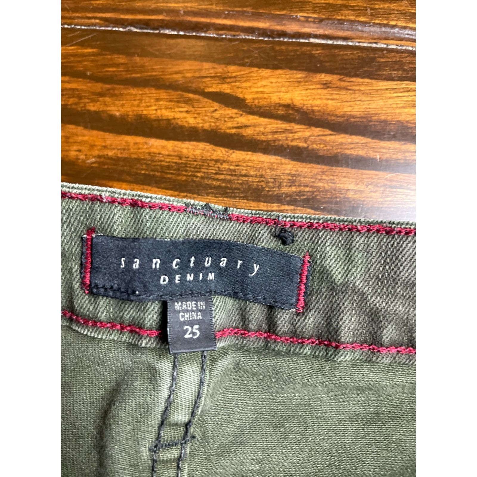 Sanctuary VINTAGE? (No) Sanctuary Jeans Women's Size 25 Green Camouflage Ace Utility Pockets Jeans Size 42" / US 20 - 7 Thumbnail