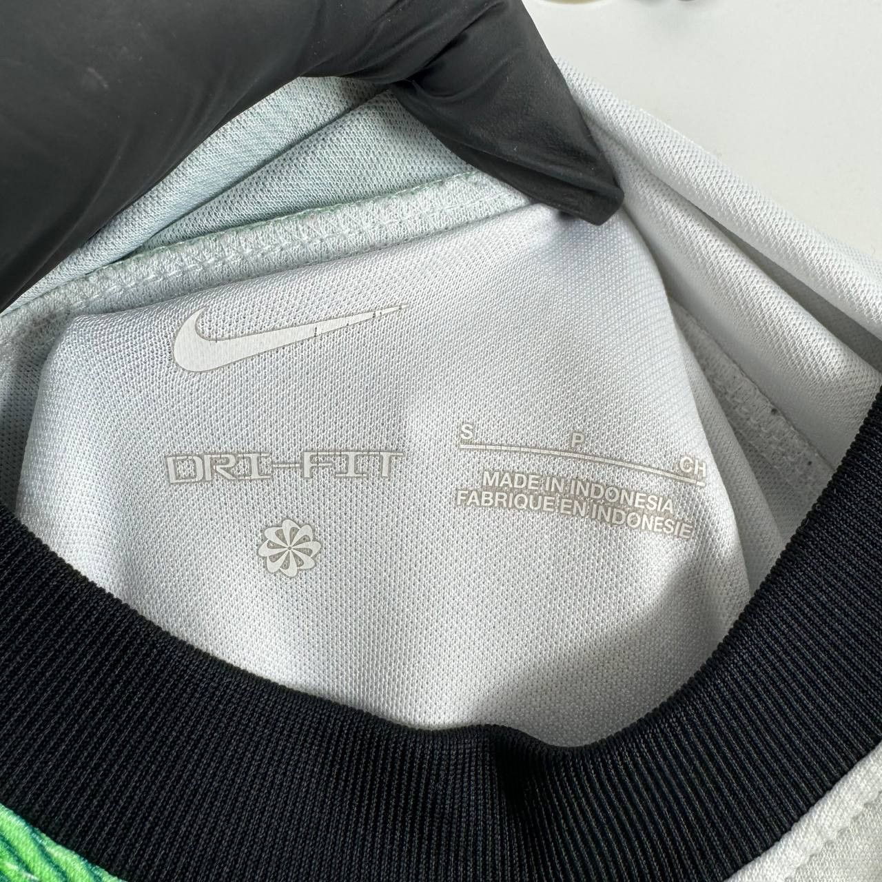 Nike Nike Liverpool FC Third Shirt 2023-24 DX2690-101 Mens Size S Size US S / EU 44-46 / 1 - 5 Thumbnail
