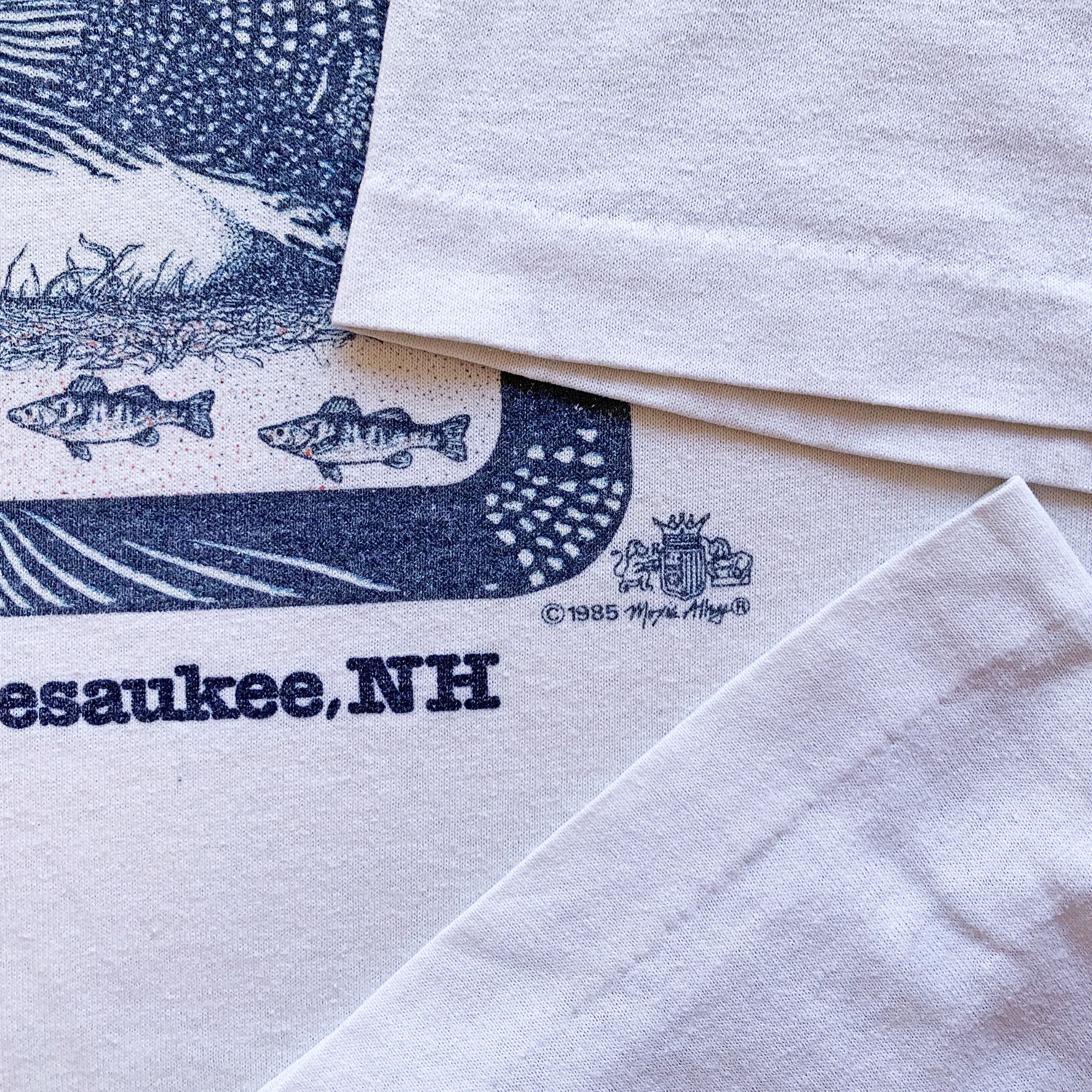 Vintage 1985 LAKE WINNIPESAUKEE T shirt Single stitch Tee USA Made Size US M / EU 48-50 / 2 - 5 Thumbnail