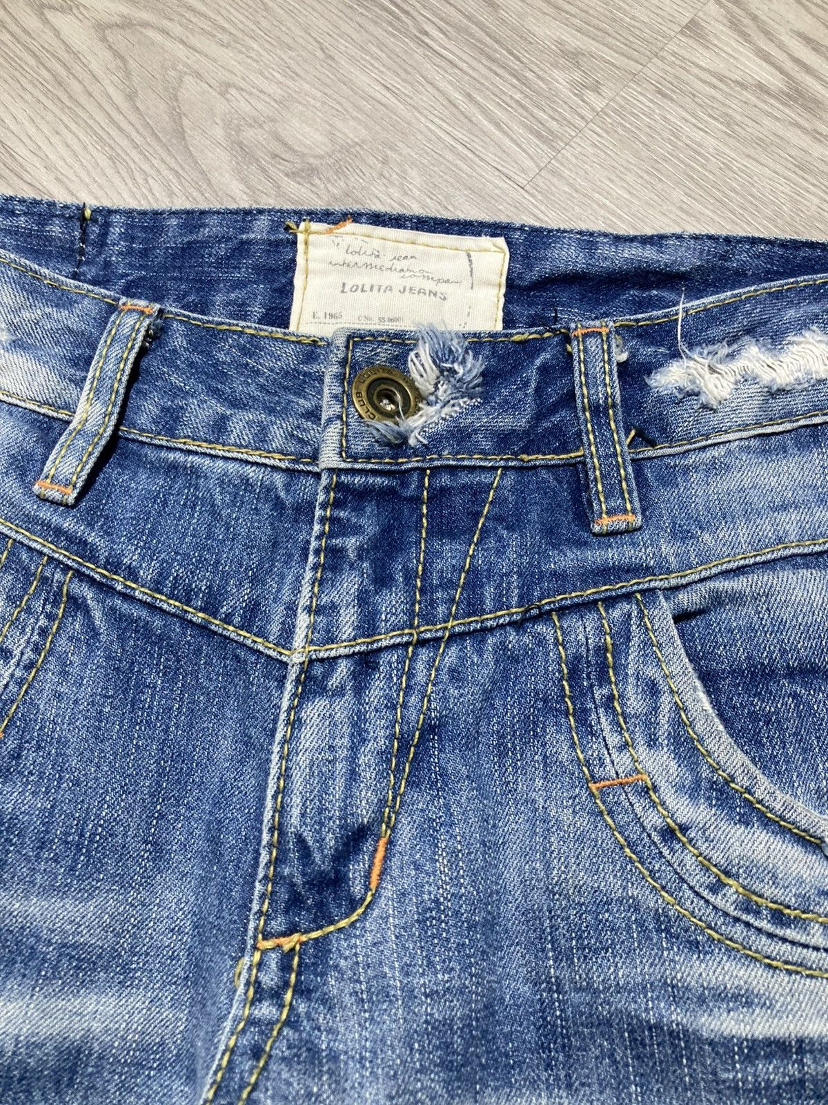 If Six Was Nine 2000s Lolita Y2k Studded Faded 3/4 Jeans Pants Lgb Punk Size US 32 / EU 48 - 14 Thumbnail