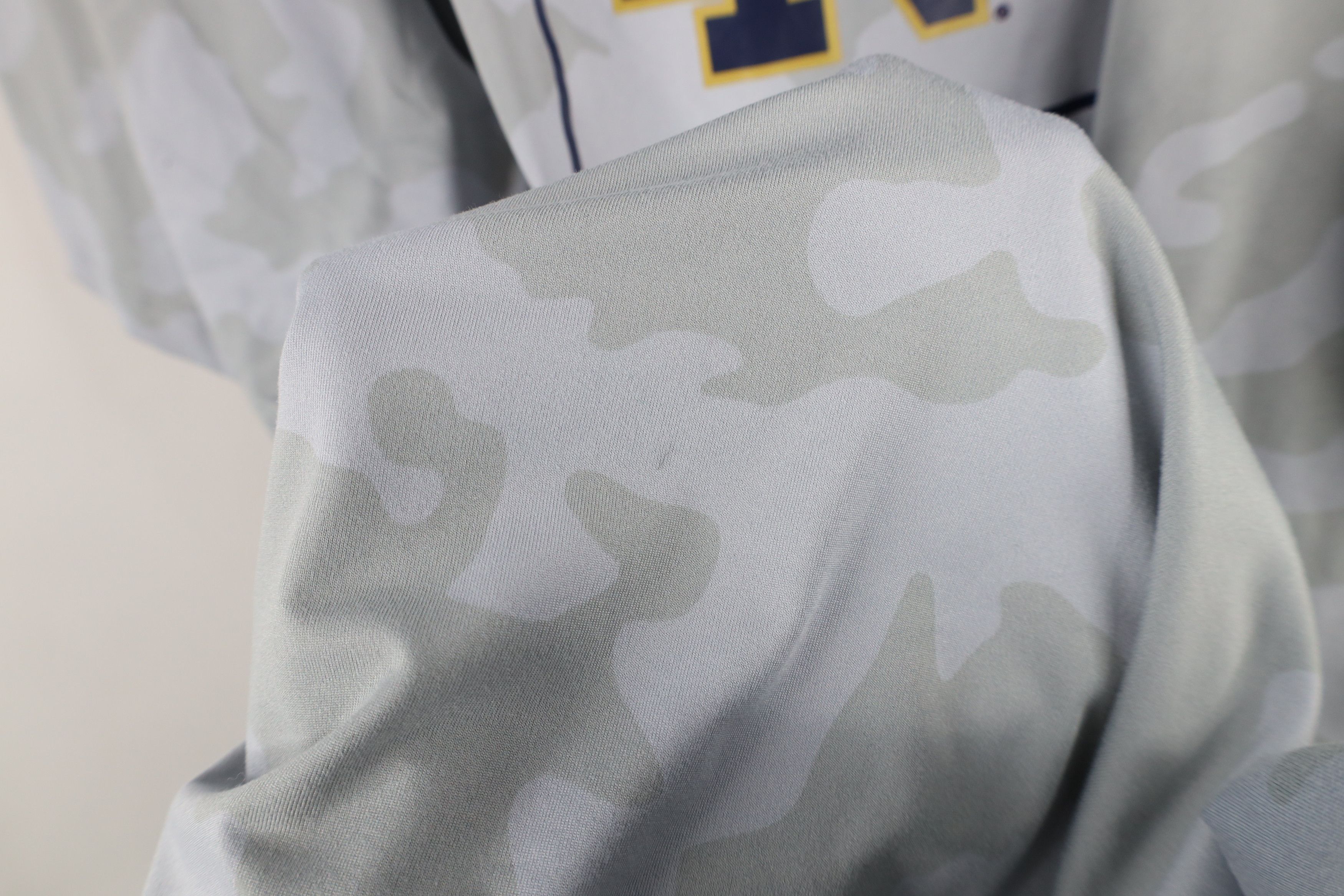 Under Armour × Vintage Under Armour Notre Dame University Camouflage T-Shirt Size US XXL / EU 58 / 5 - 6 Thumbnail