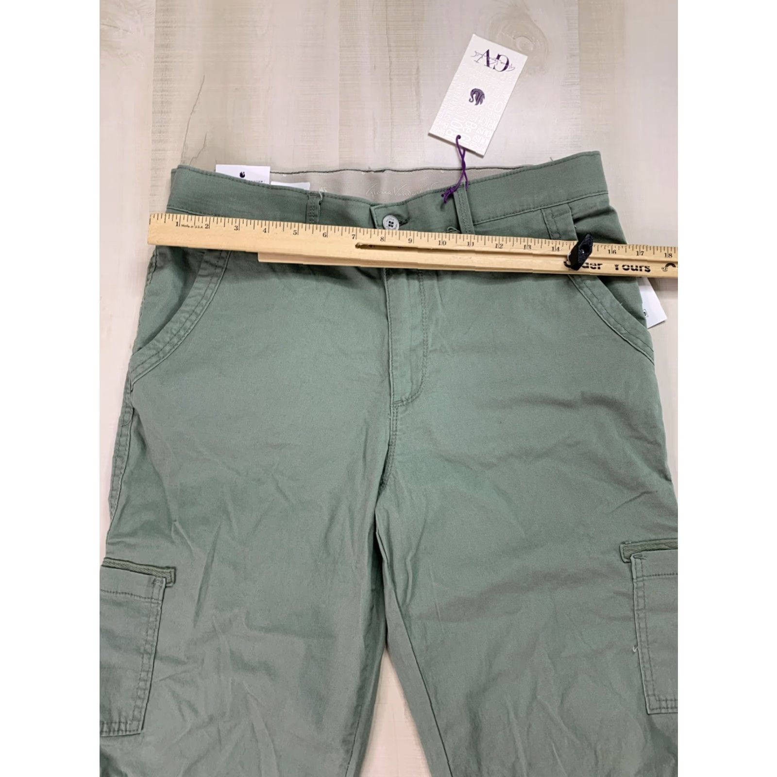 Gloria Vanderbilt Gloria Vanderbilt Garden Sage Cargo Capri Womens 8 NWD-12804 Size ONE SIZE - 2 Thumbnail