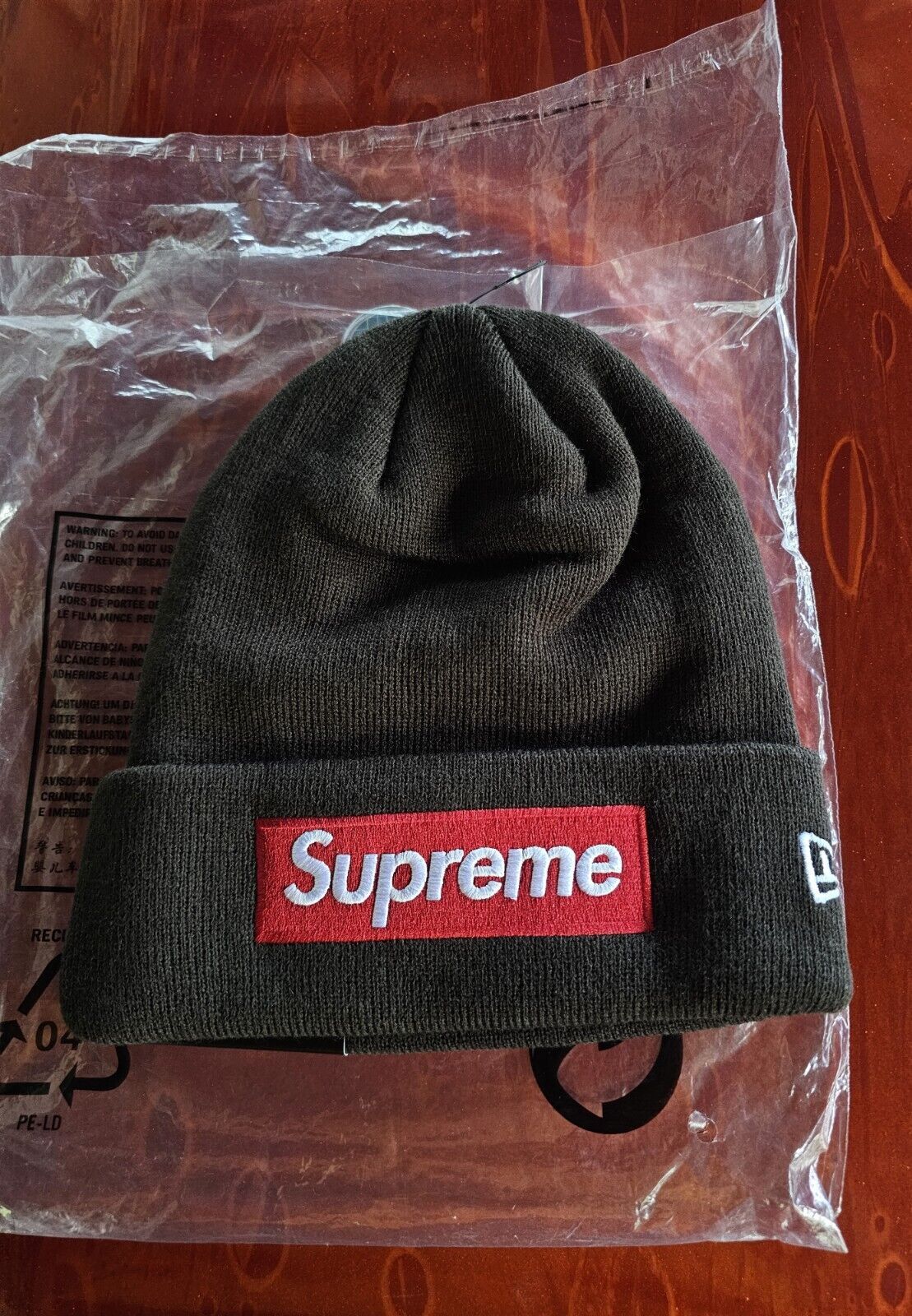New Era Supreme World Famous Box Logo Beanie | Grailed