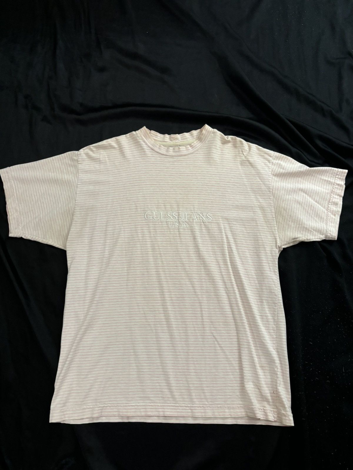 Guess × Vintage Vintage Guess Embroidered T- Shirt RARE pink Size US L / EU 52-54 / 3 - 1 Thumbnail