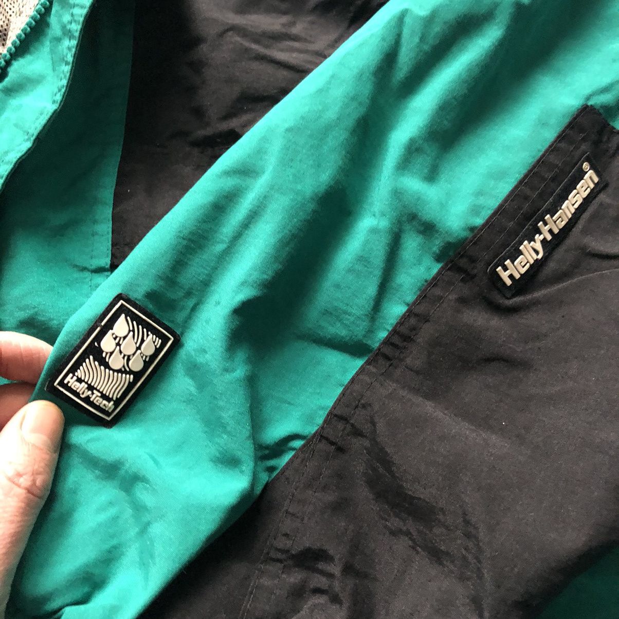 Helly Hansen Gorpcore Vintage Helly Hansen multi pocket Jacket 90s era Size US XL / EU 56 / 4 - 3 Thumbnail