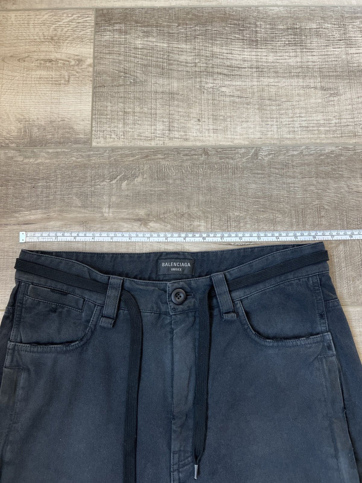 Balenciaga Balenciaga Fall23 Cropped skater pants Size US 28 / EU 44 - 2 Thumbnail