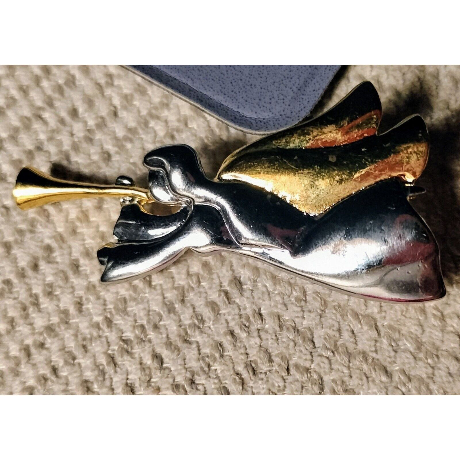 Liz Claiborne Liz Claiborne Angel Brooch Blowing Horn Silvertone Metal Pin Size ONE SIZE - 9 Thumbnail