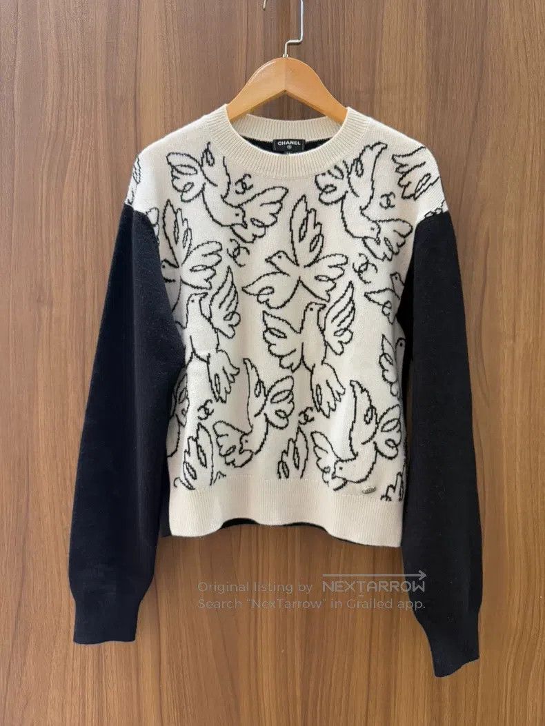 Chanel Chanel Black and White Peace Pigeon Sweater Size XXS / US 00 / IT 34 - 1 Thumbnail