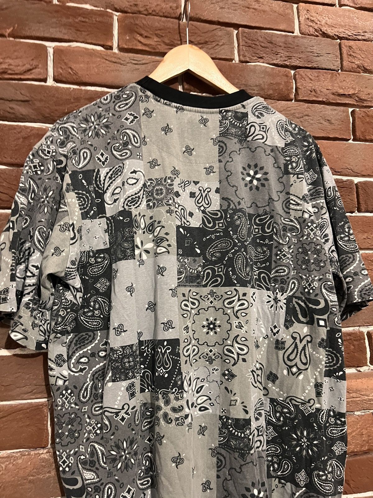 Karl Kani 00s Karl Kani Fullprint Paisley Rap Shirt Rare Vintage Y2k Size US M / EU 48-50 / 2 - 4 Thumbnail
