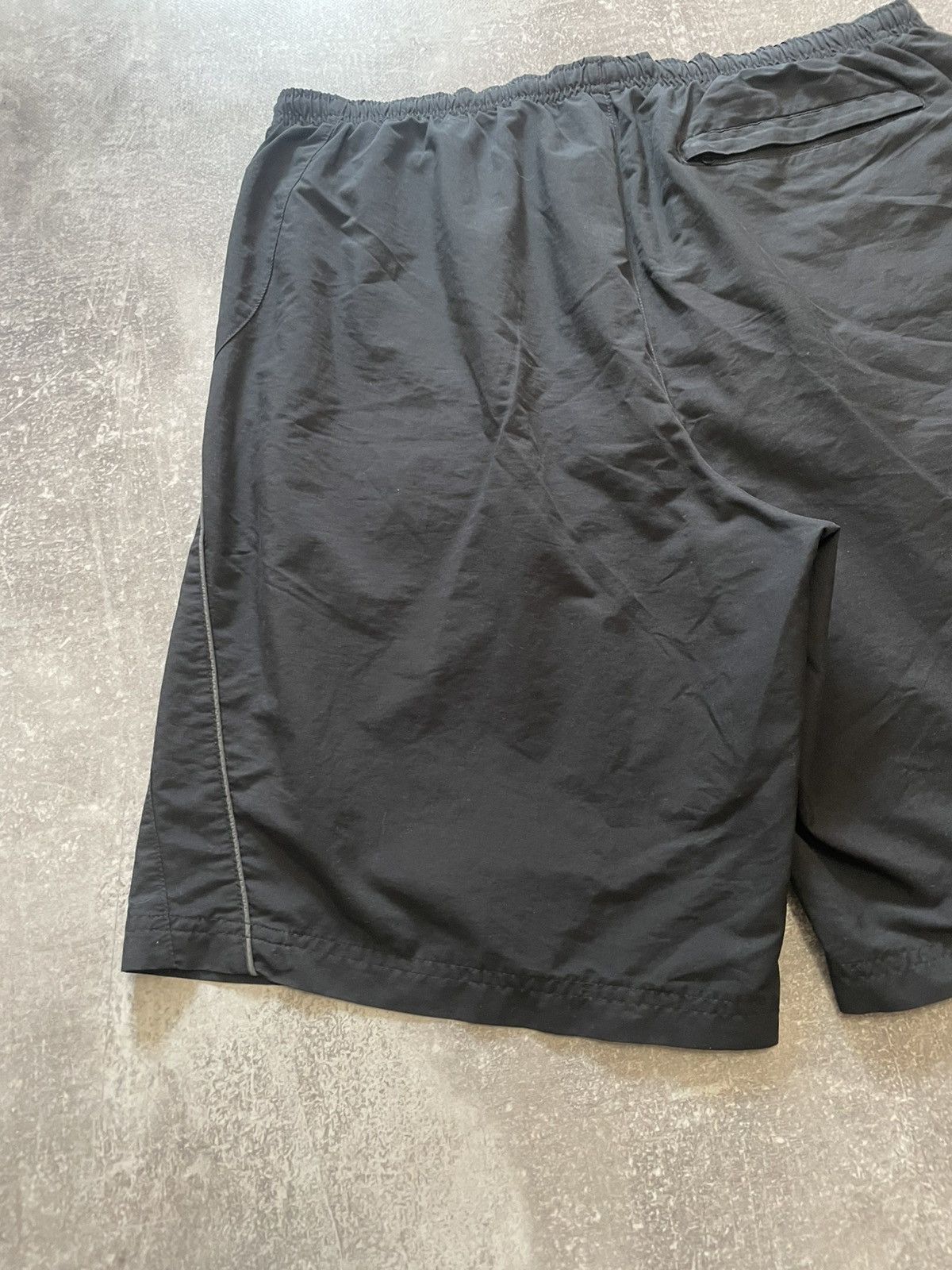 Nike × Vintage Vintage Nike Black Shorts Y2K Size XL Size US 36 / EU 52 - 13 Thumbnail
