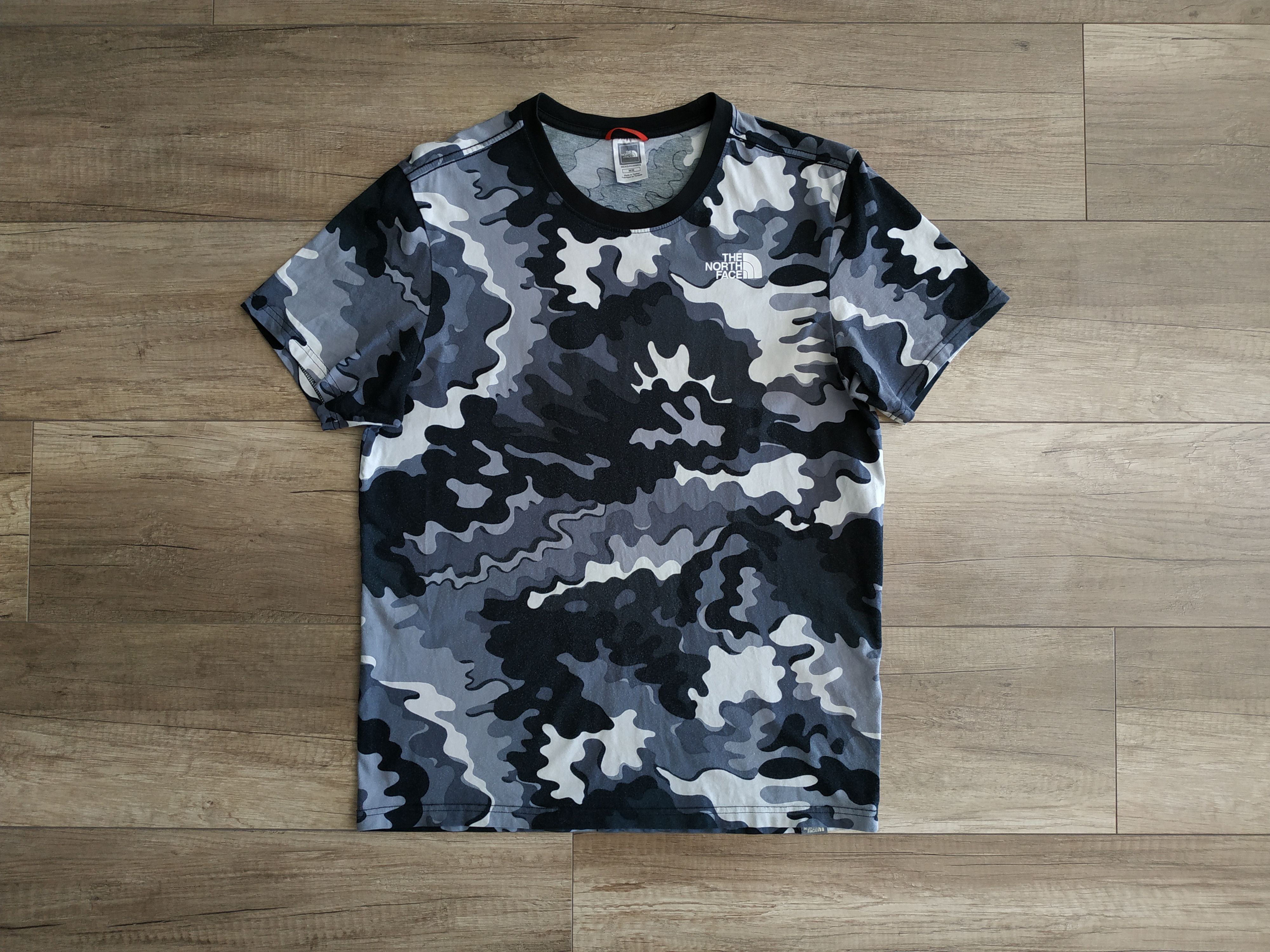 The North Face The North Face Men's Camo Print T-shirt, s. MEDIUM, fit. S Size US M / EU 48-50 / 2 - 2 Thumbnail