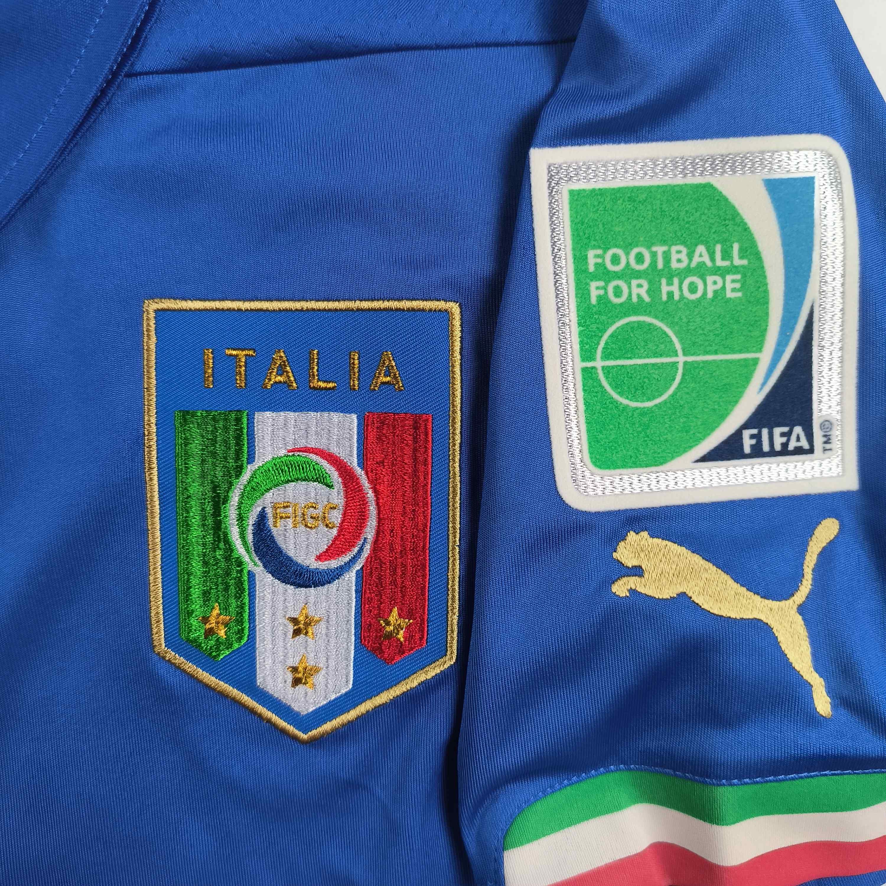 Puma Italy 2014-16 Puma home Mario Balotelli football jersey S Size US S / EU 44-46 / 1 - 3 Thumbnail