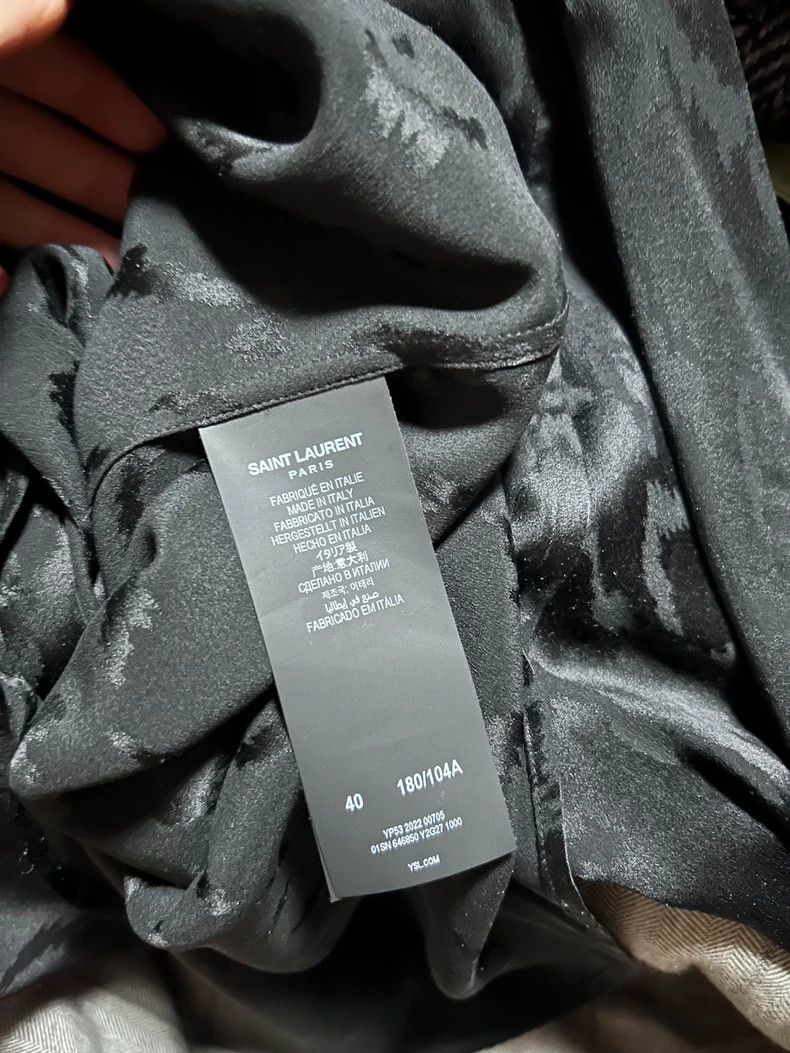 Yves Saint Laurent Saint laurent 23 SS Matte Glossy Abstract Heart Shirt 2503- Size US XXS / EU 40 - 5 Thumbnail