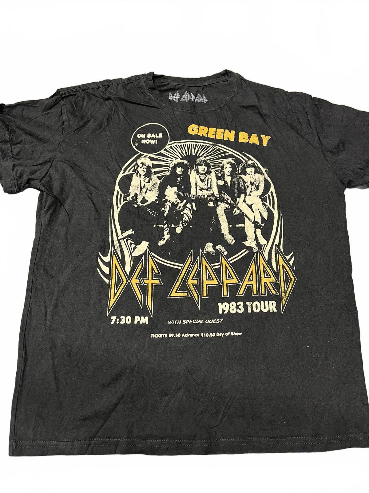 Def Leppard Def Leppard 1983 Tour T-Shirt - Vintage Rock Band Tee Size US S / EU 44-46 / 1 - 2 Thumbnail