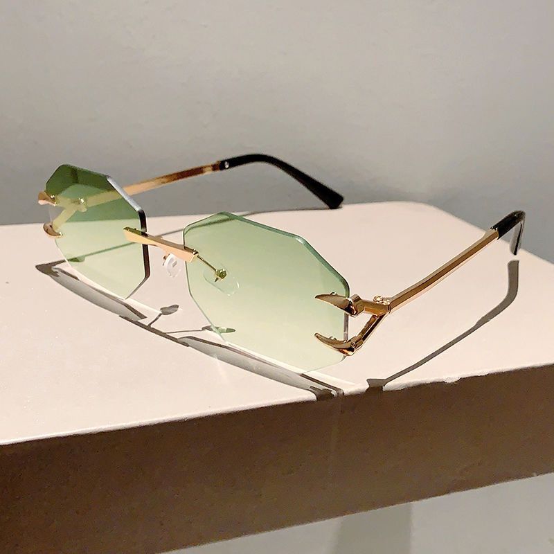 VIBE New Design Street ins style custom avant-garde sunglasses Size ONE SIZE - 1 Thumbnail