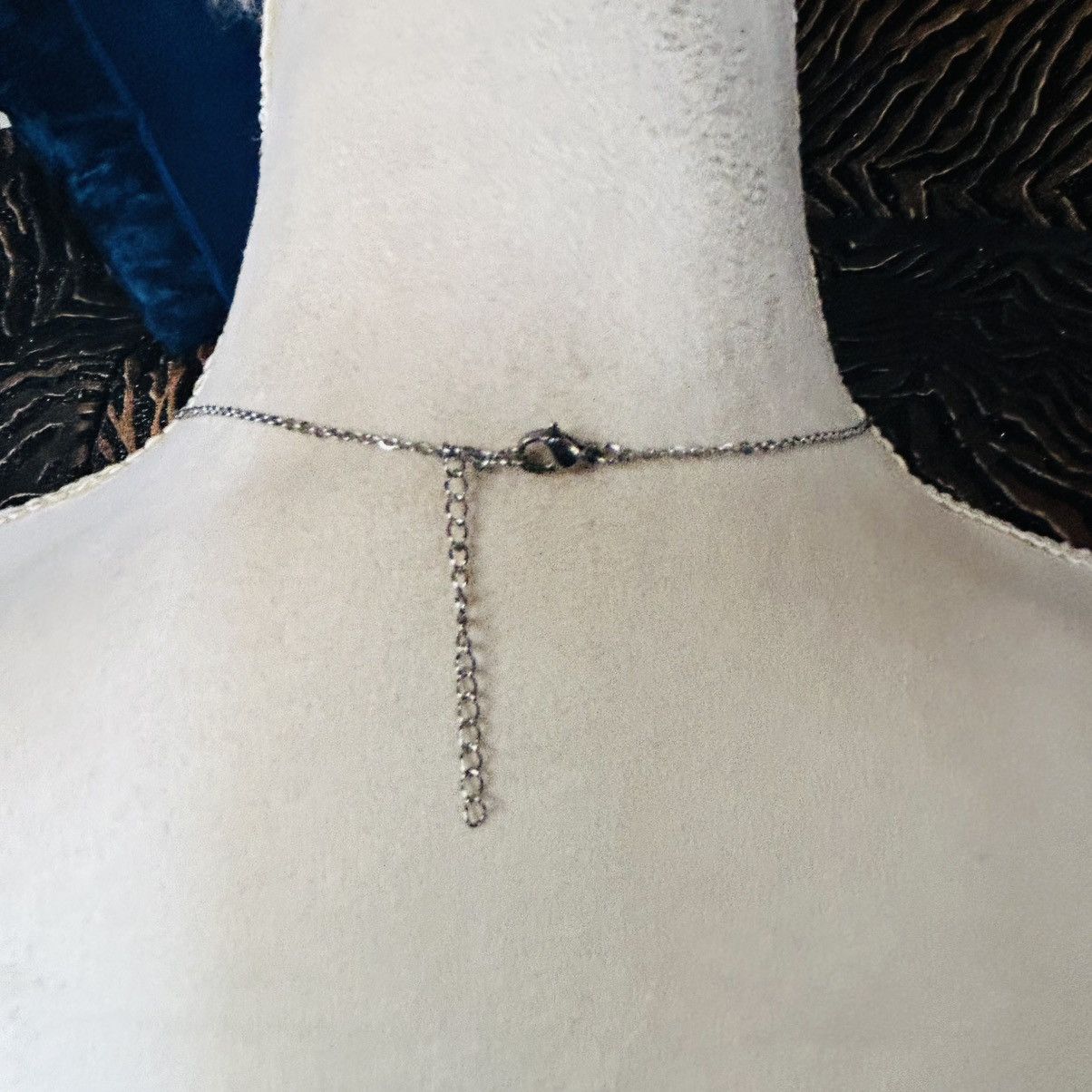 Handmade Handcrafted vintage shiny silver apple pendant necklace Size ONE SIZE - 6 Thumbnail