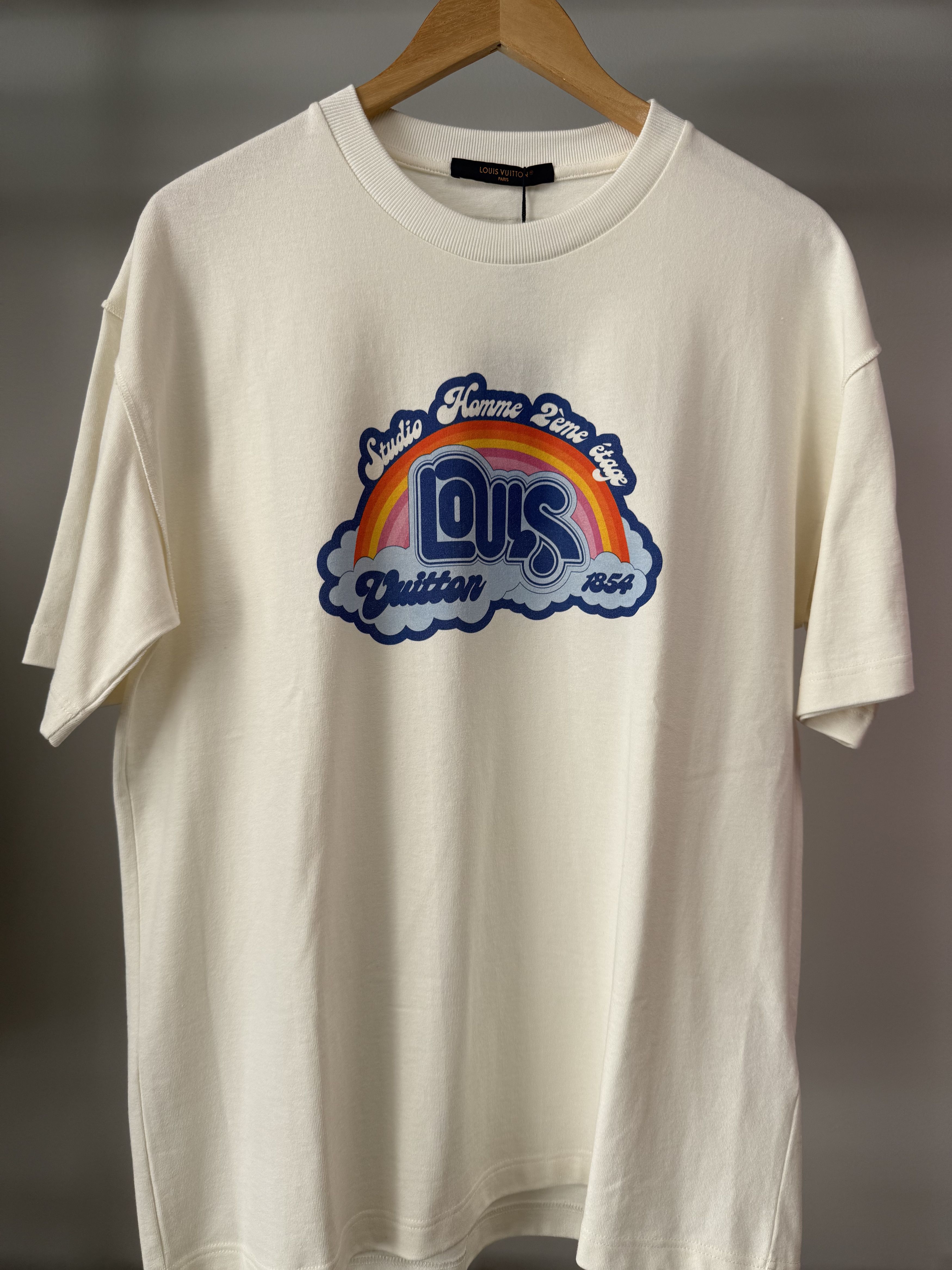 Louis Vuitton Louis Vuitton - White Rainbow Logo T-Shirt Size US L / EU 52-54 / 3 - 2 Thumbnail