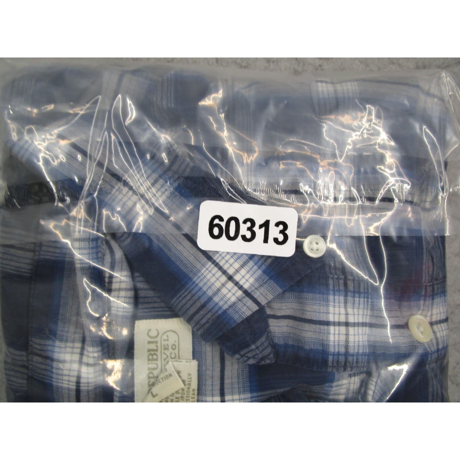 Banana Republic VINTAGE Banana Republic Shirt Mens L Blue Plaid Button-Down Hong Kong 90s Size US L / EU 52-54 / 3 - 7 Thumbnail