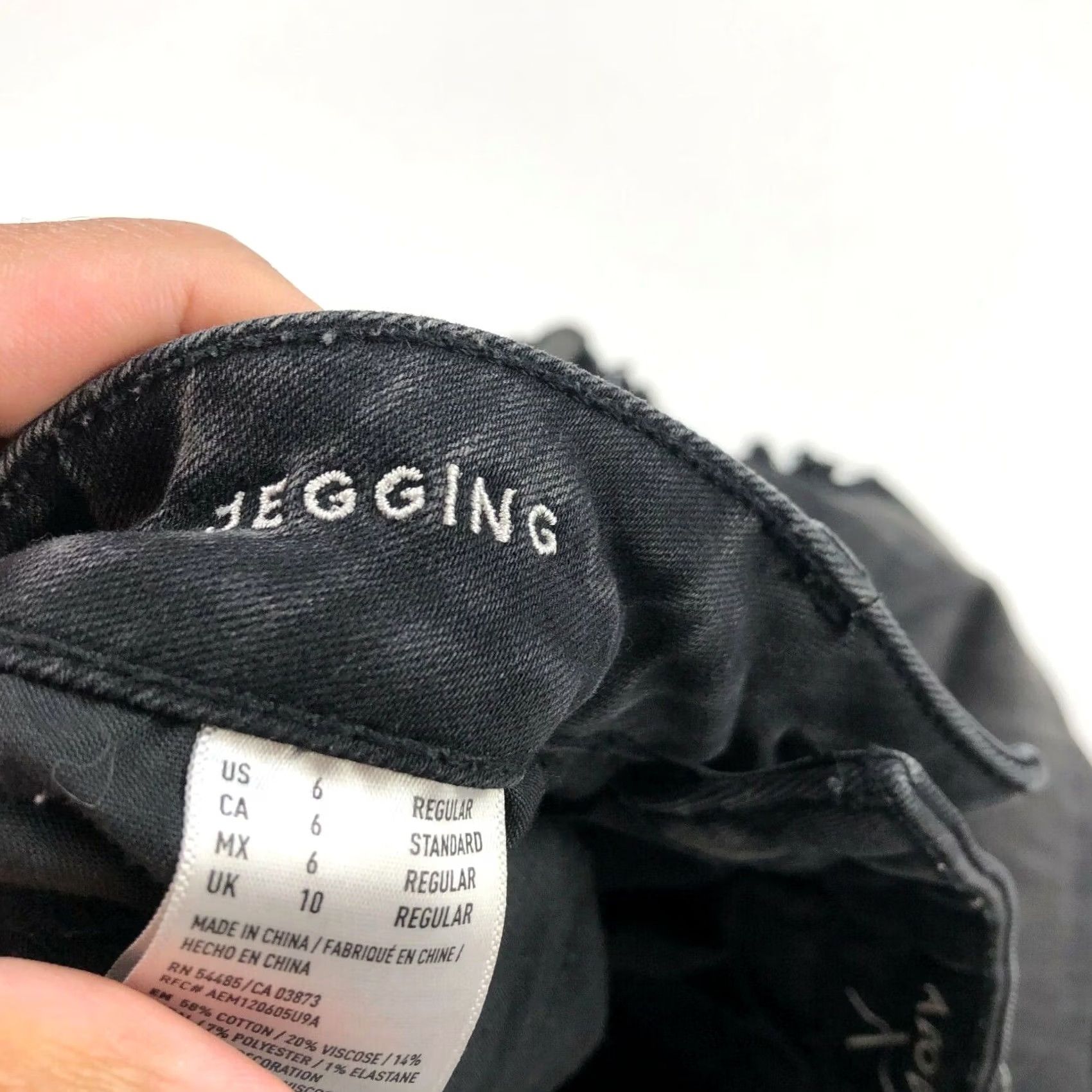 American Eagle Outfitters VINTAGE American Eagle Jegging 6 Tag 28W 27L Raw Hem Distressed Denim Jeans Womens Size 28" / US 6 / IT 42 - 7 Thumbnail