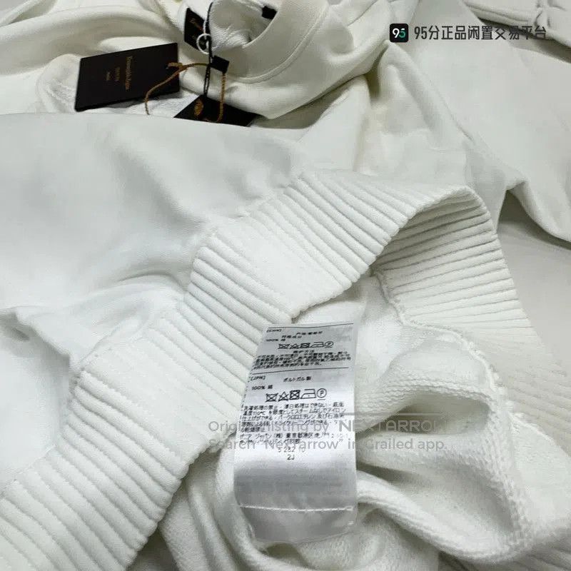 Ermenegildo Zegna Zegna Men's Classic Solid Crewneck Long. Size US S / EU 44-46 / 1 - 1 Thumbnail