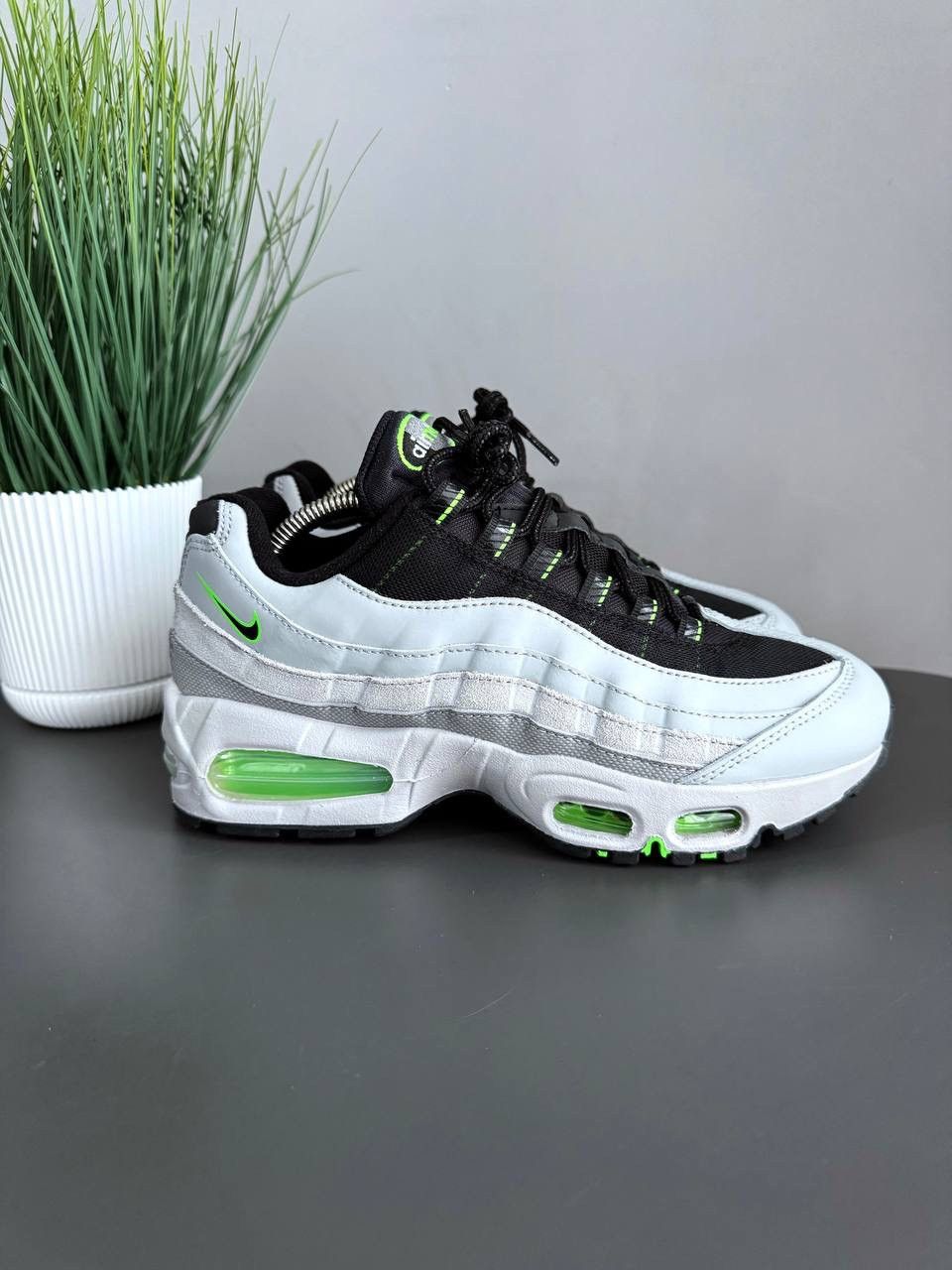 Nike Nike Air Max 95 OG Light Smoke Gray Sneakers Size US6,5/EU39 Size US 6.5 / EU 39-40 - 2 Thumbnail