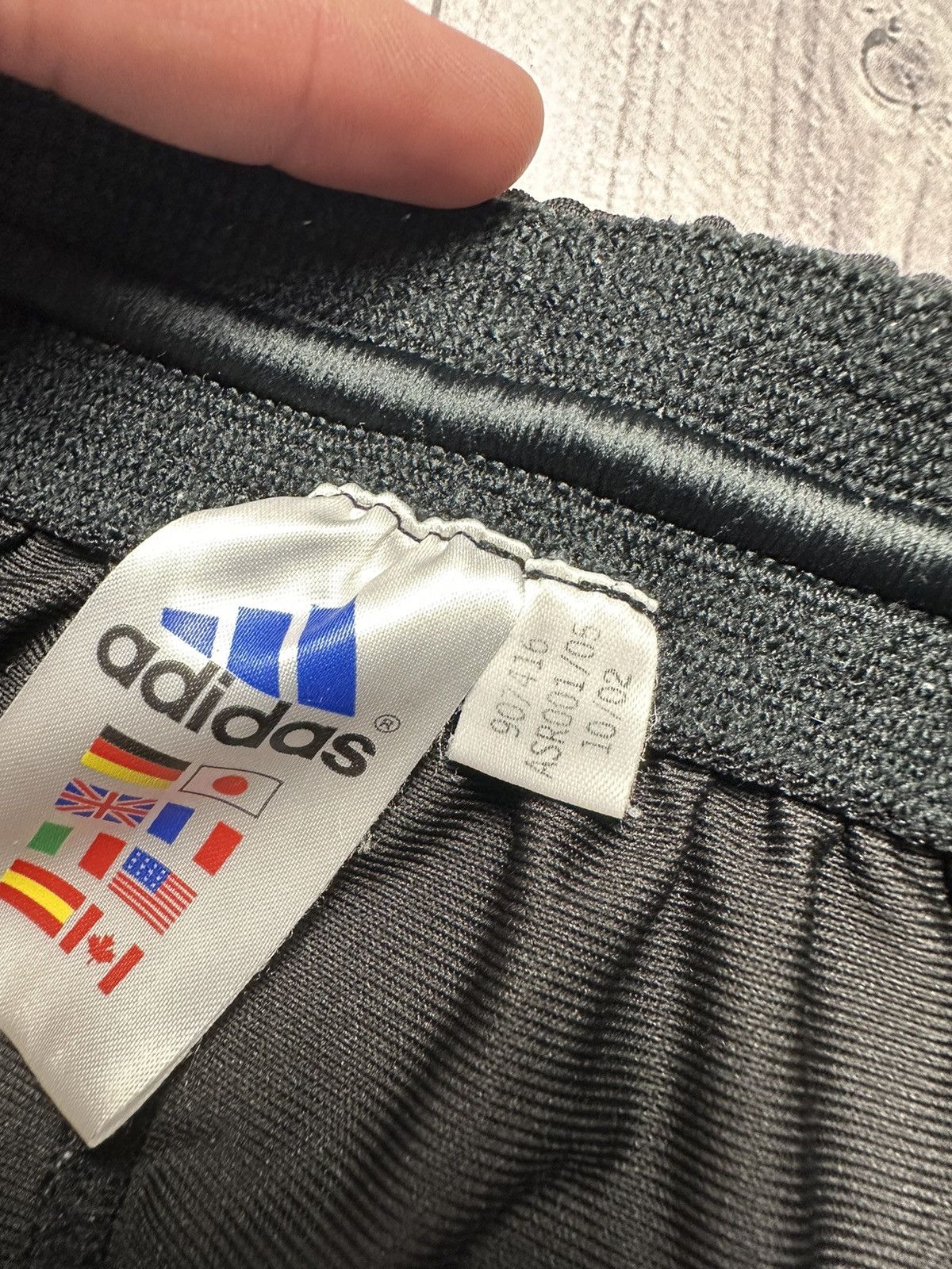Adidas × Vintage Vintage adidas New Castle soccer shorts size S Size US 30 / EU 46 - 5 Thumbnail
