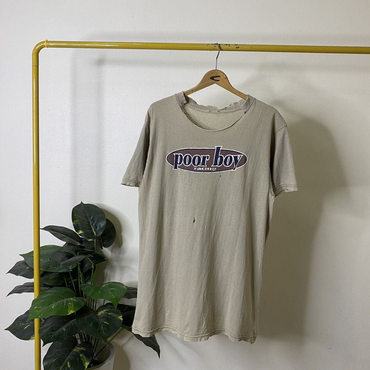 Vintage 1990s Poor Boy Racing Thrashed T Shirt Size US L / EU 52-54 / 3 - 1 Thumbnail