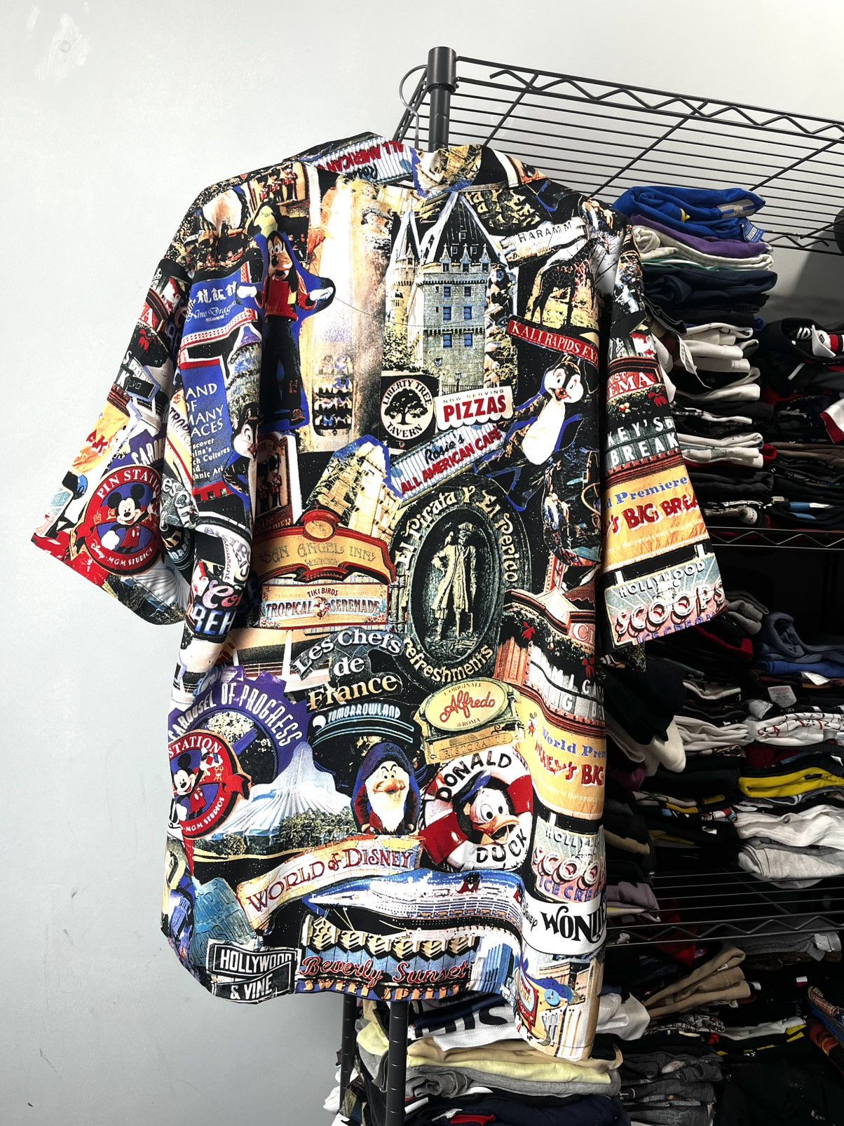 Disney Vintage All Over Print Disney Crazy Shirt Donald Duck Mickey Size US L / EU 52-54 / 3 - 4 Thumbnail