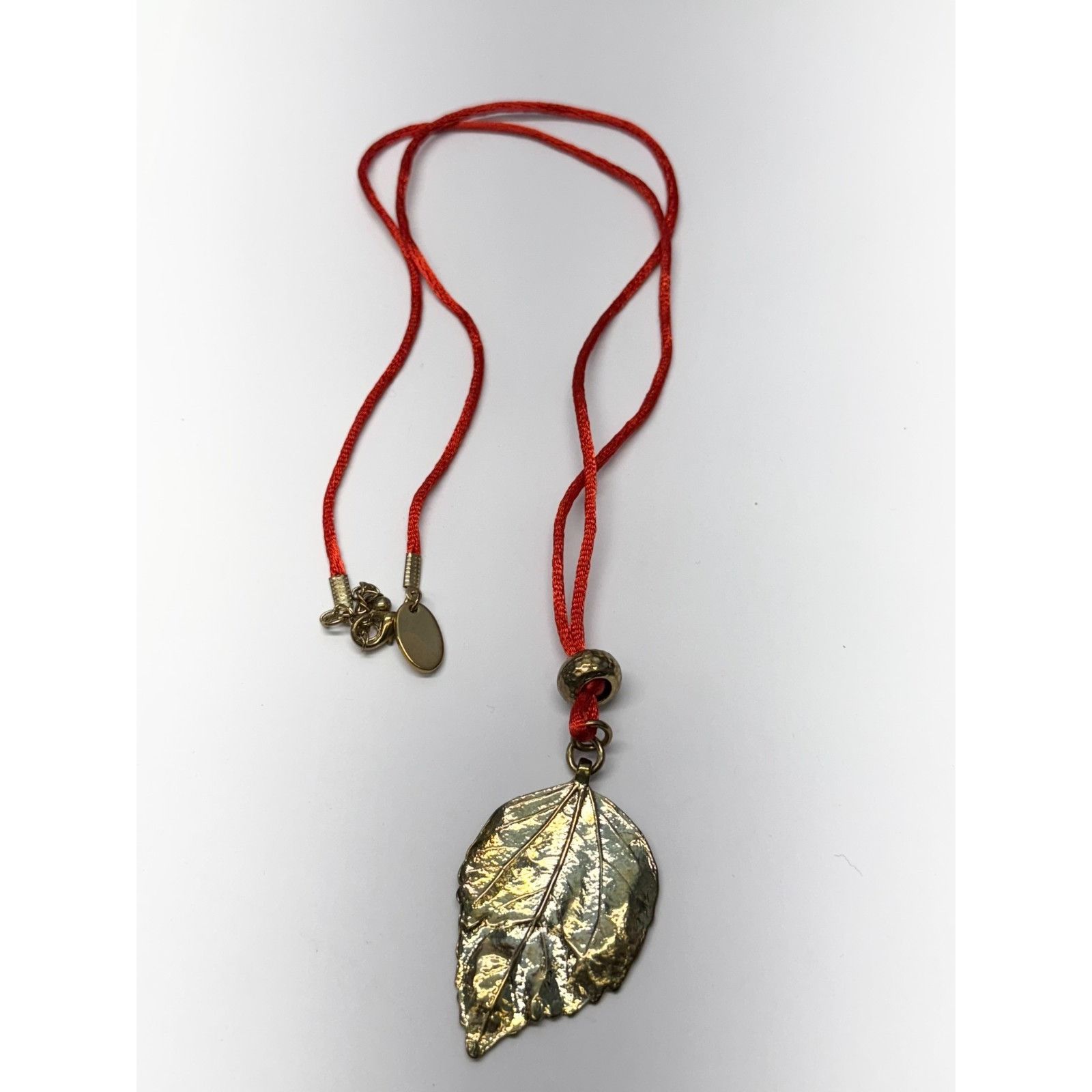 Vintage Fabric gold leaf pendant necklace Size ONE SIZE - 3 Thumbnail